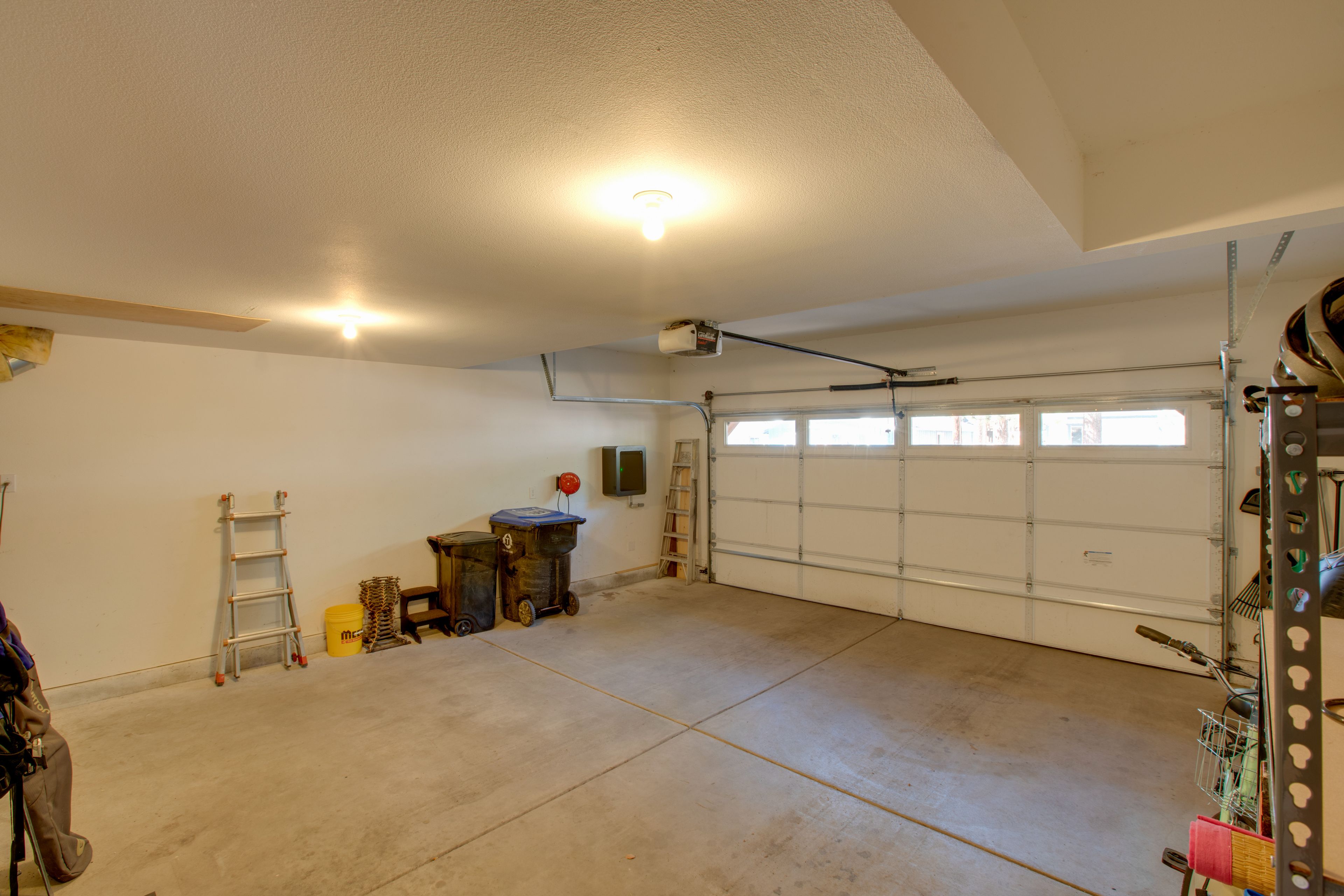 Garage (2 Vehicles)