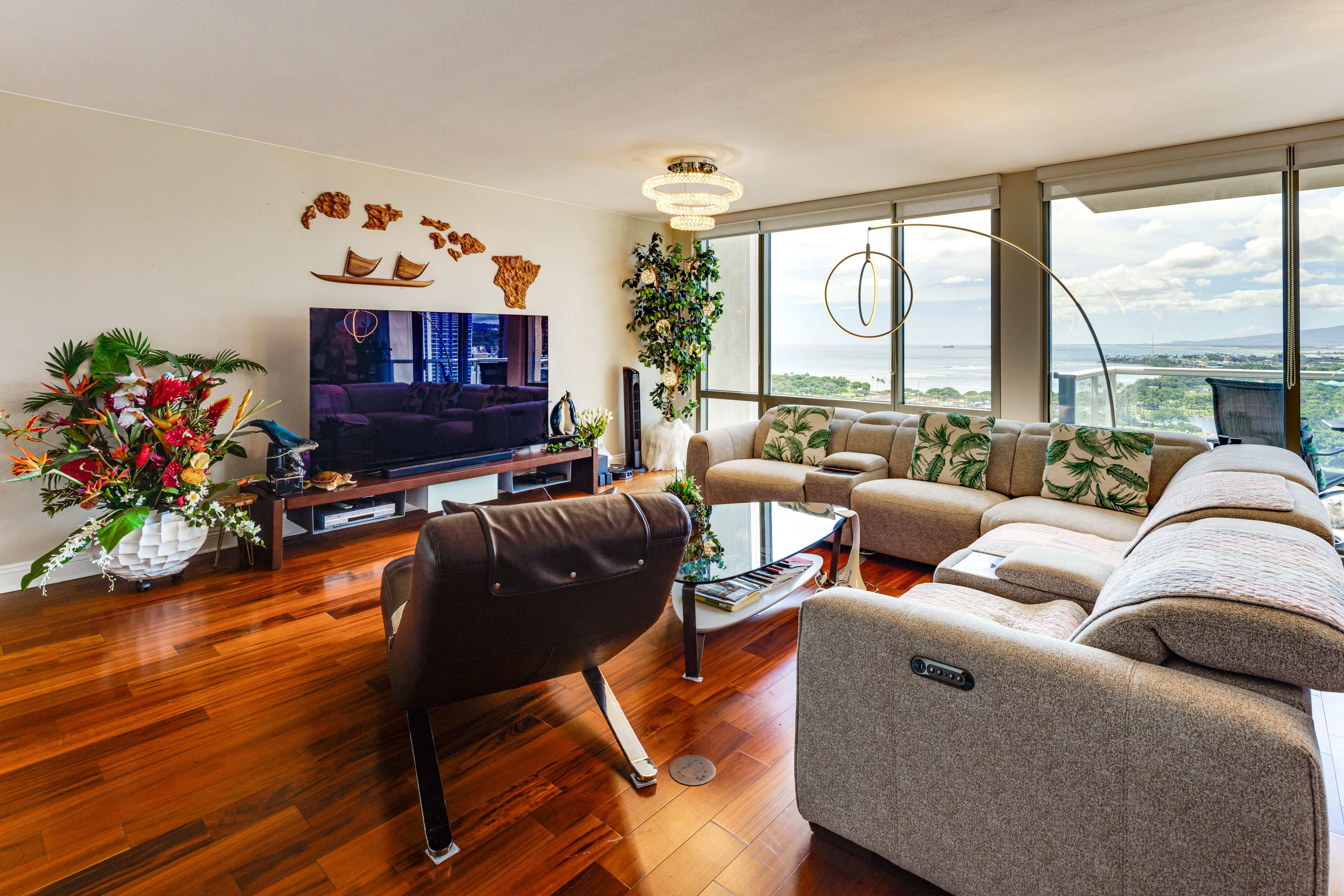 Living Room | Single-Story Unit | 23rd Floor