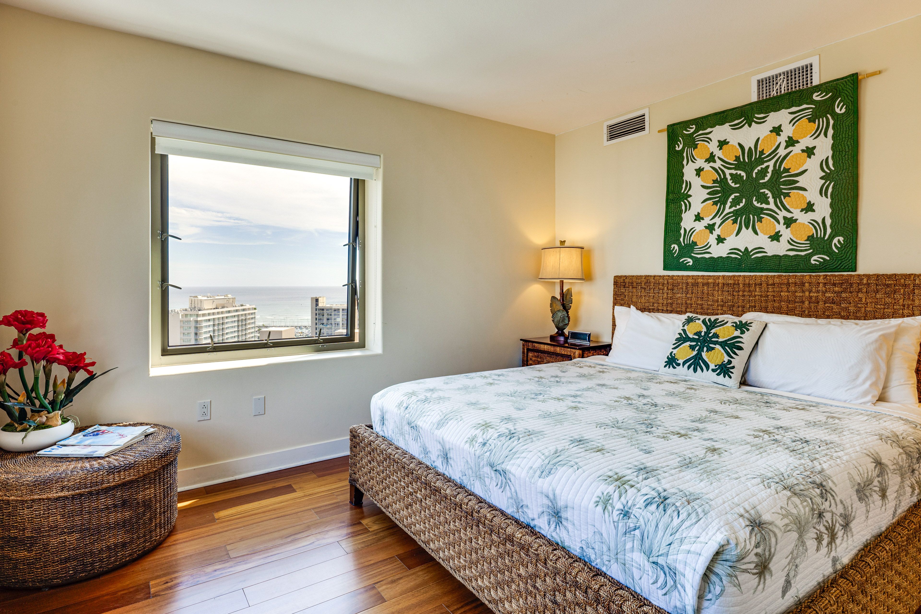 Bedroom 1 | King Bed