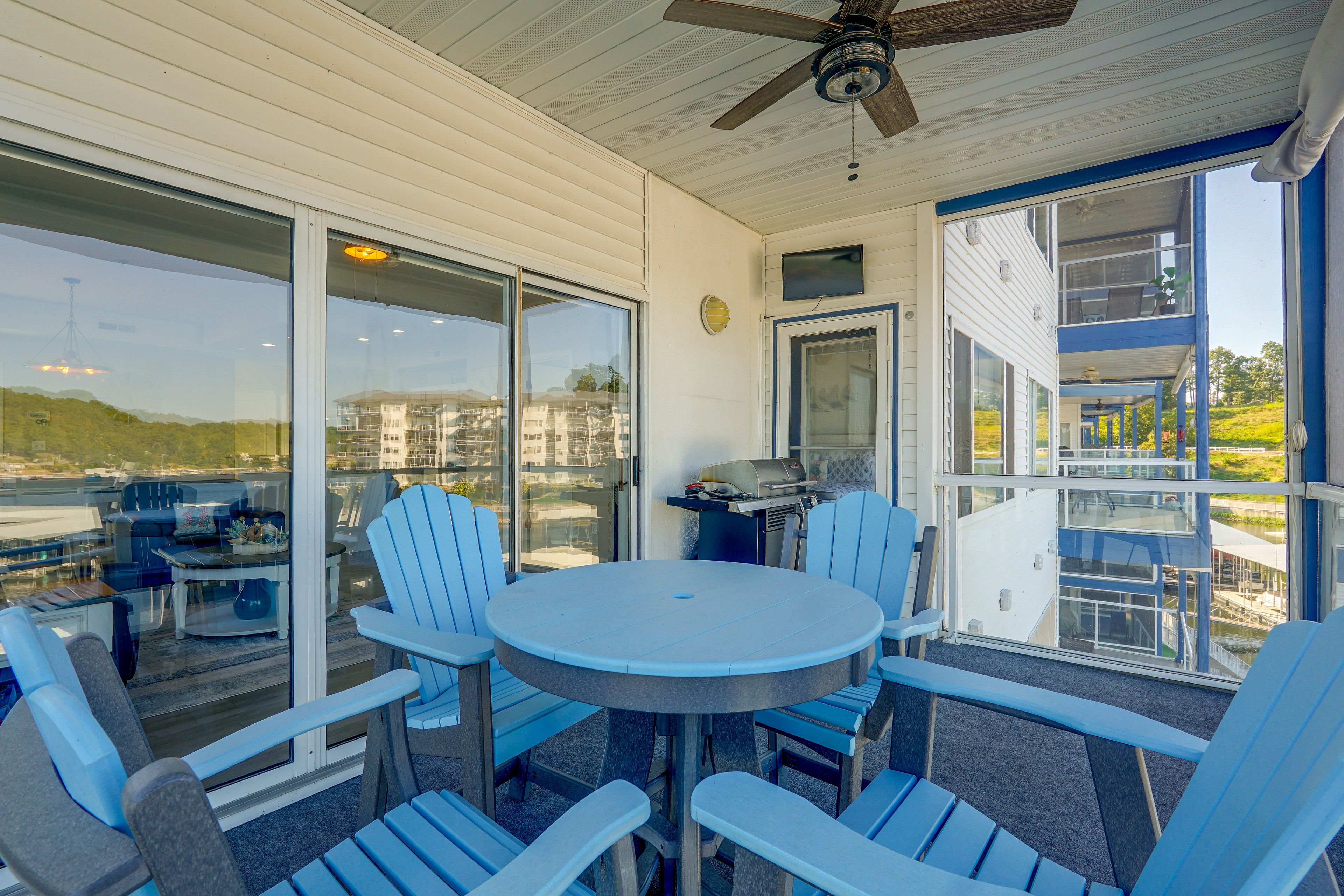 Screened Balcony