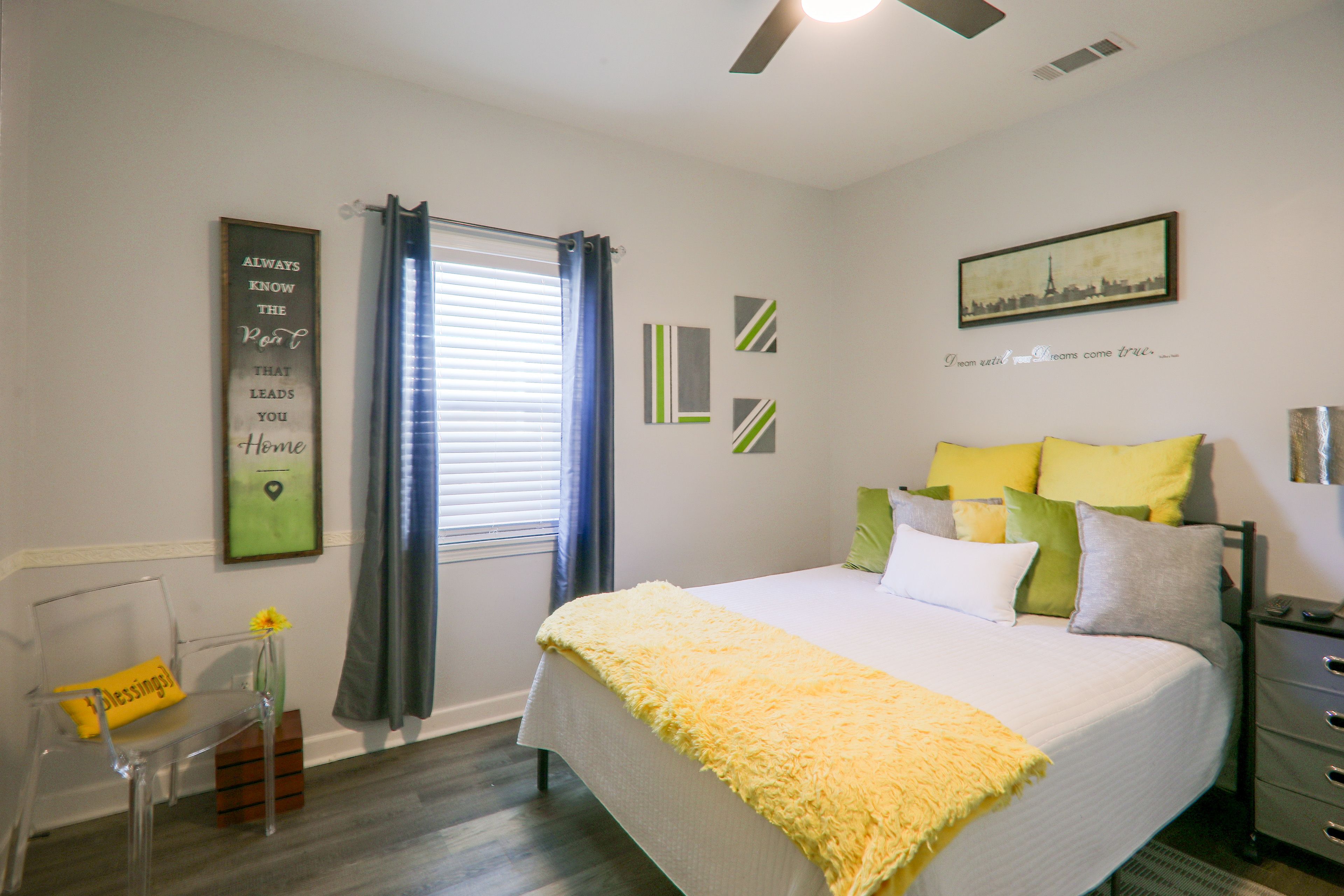 Bedroom 2 | Queen Bed