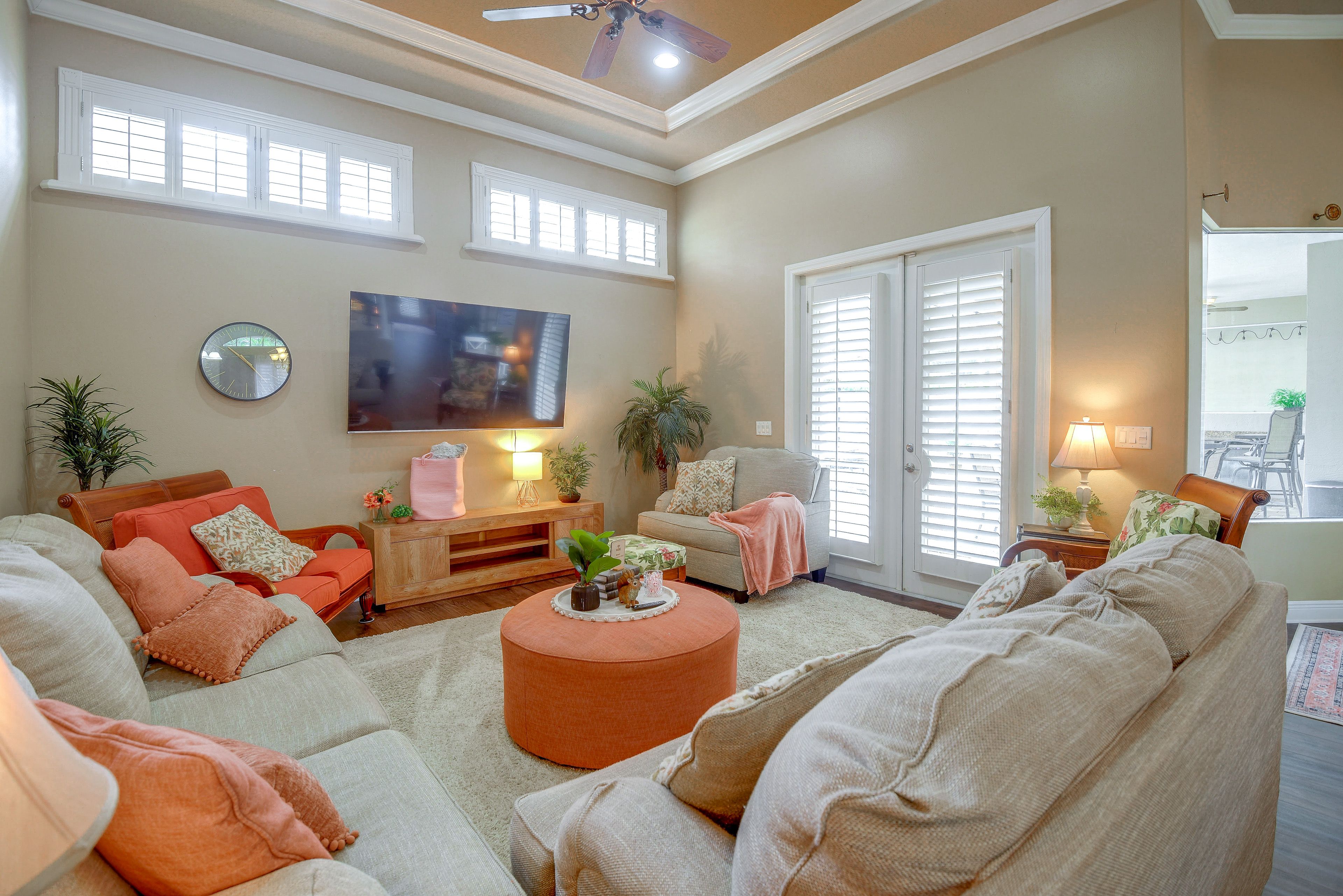 Living Room | Queen Sleeper Sofa