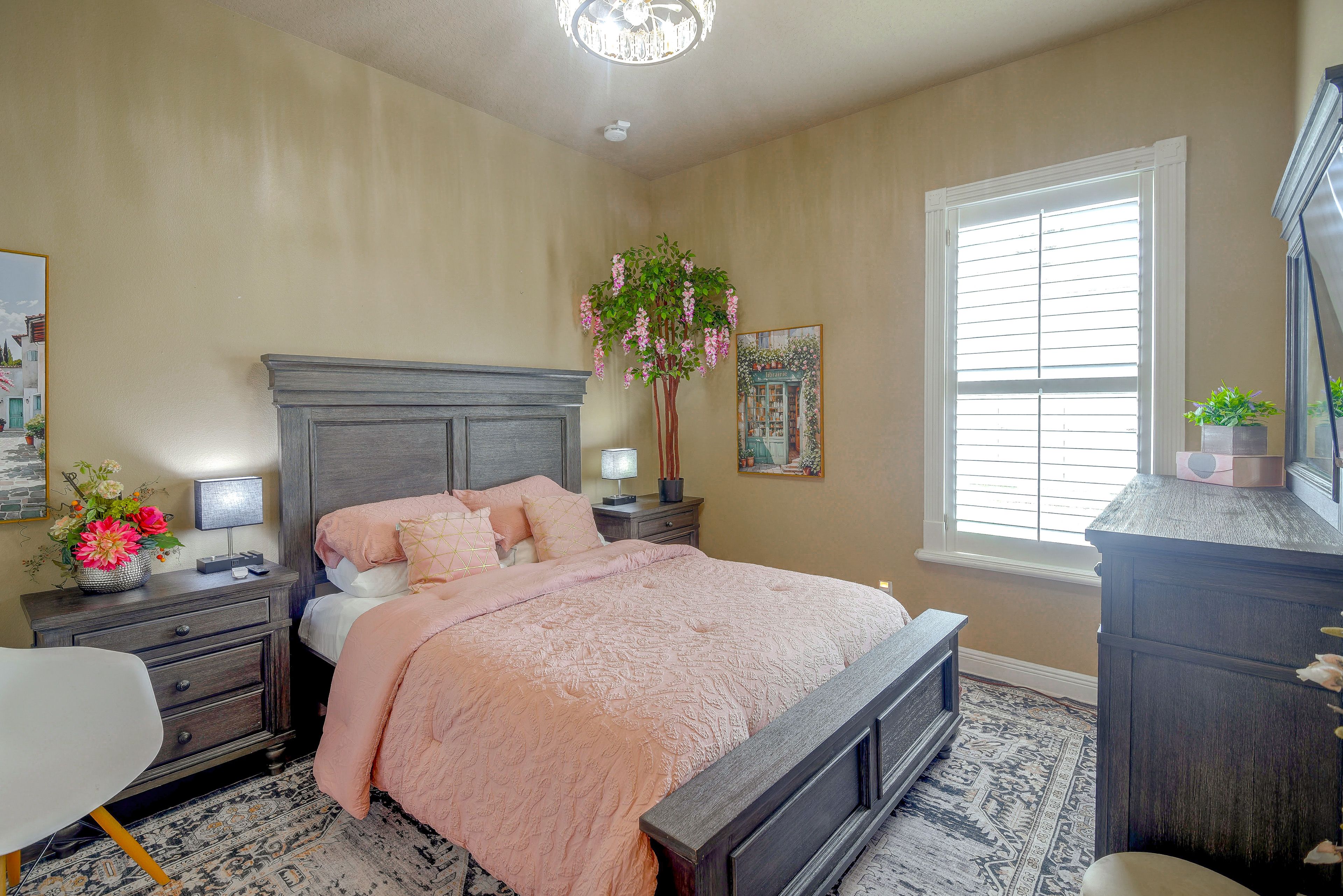 Bedroom 2 | Queen Bed