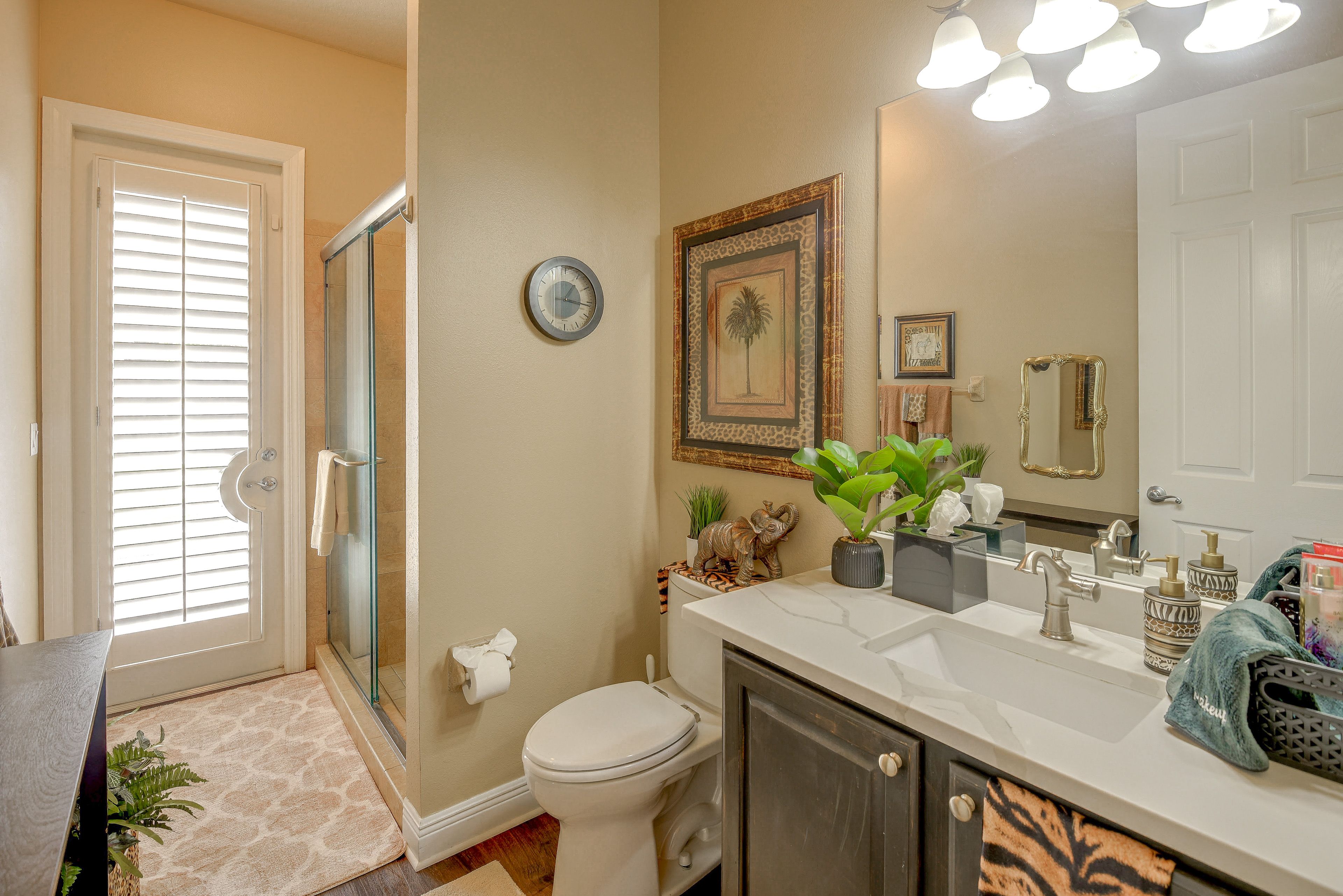 Full Bathroom