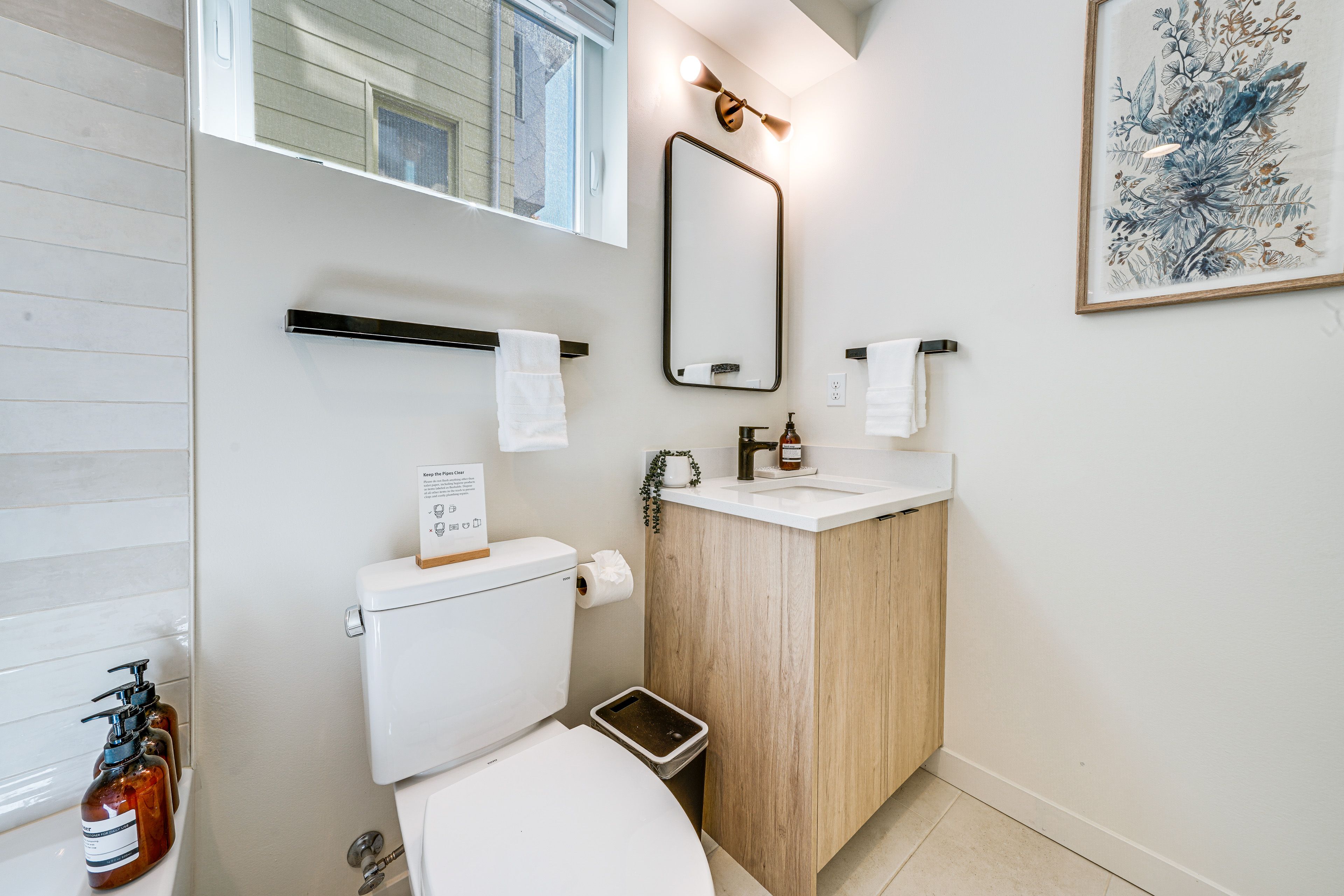 Full Bathroom | Towels & Linens Provided