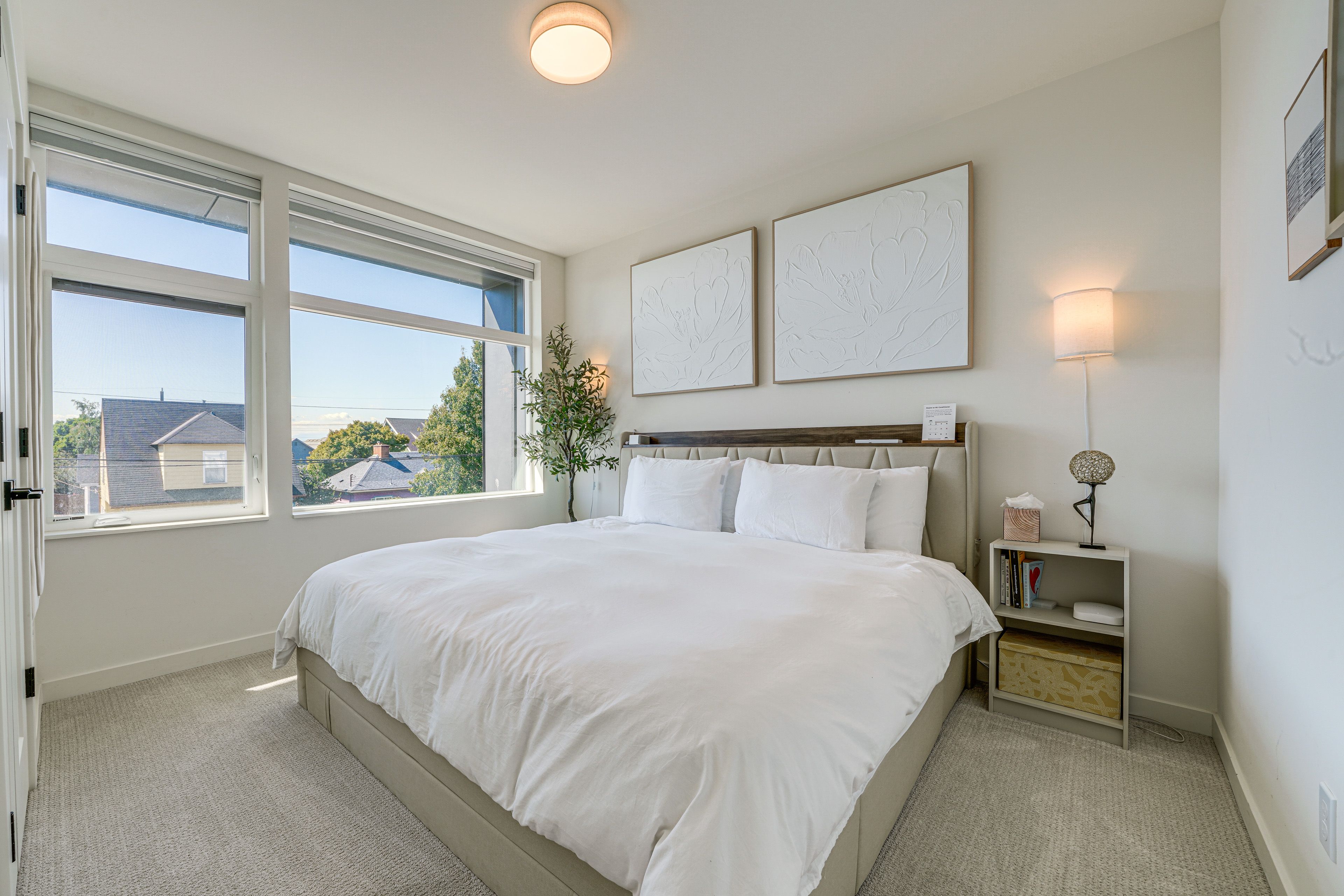 Bedroom | King Bed | 3rd Floor