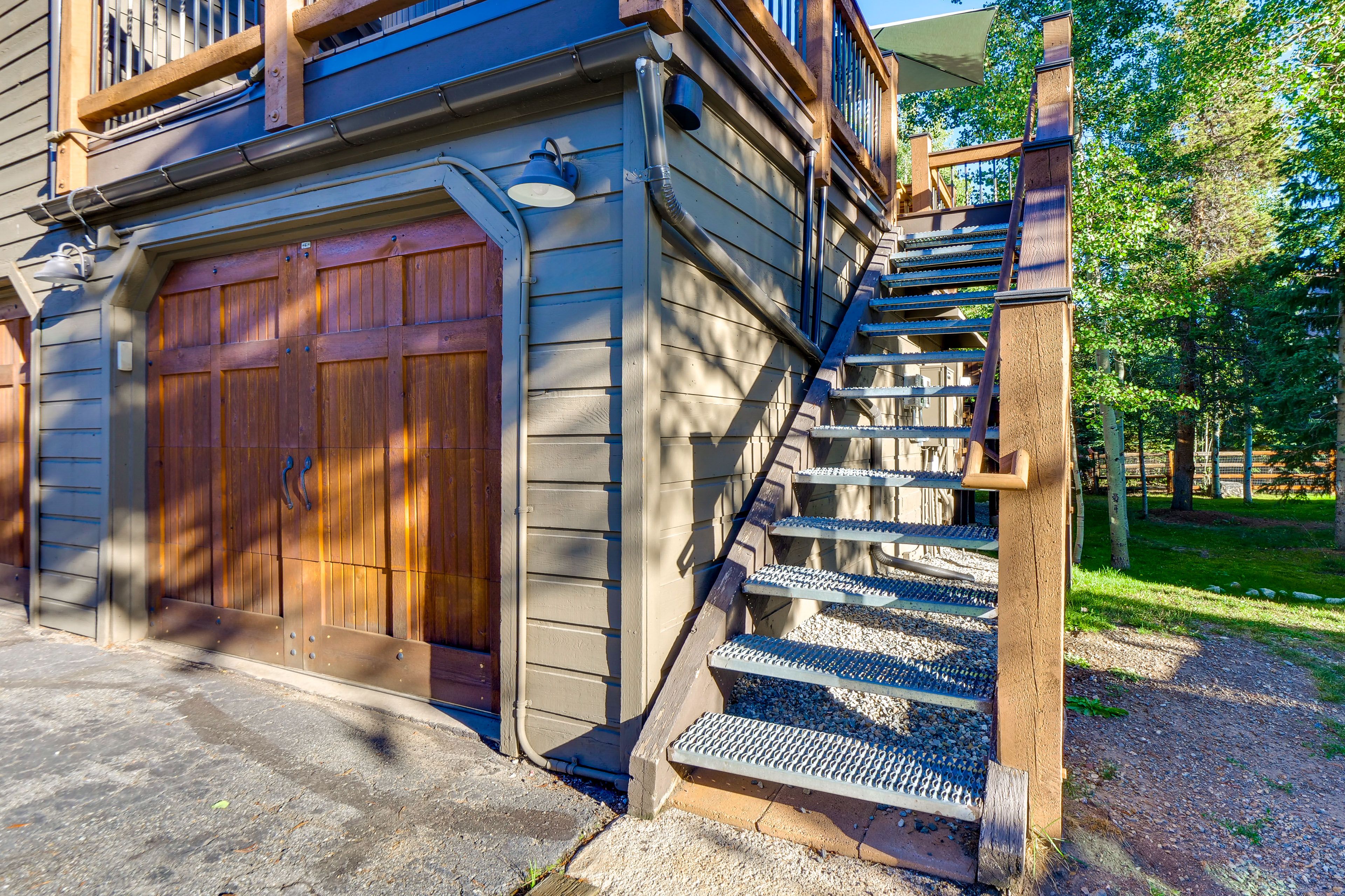 Driveway Parking | 1 Vehicle