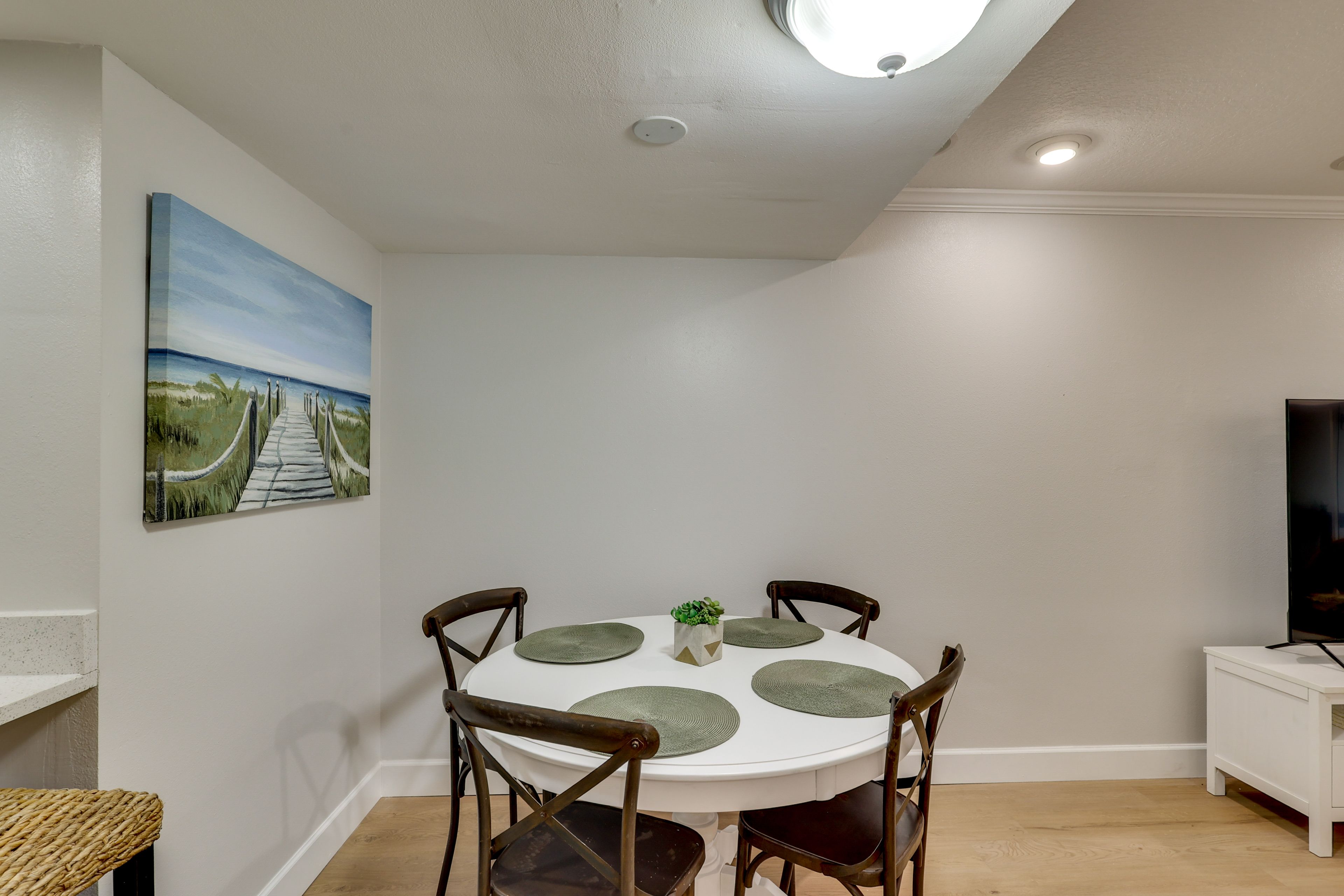 Dining Area | 1st Floor