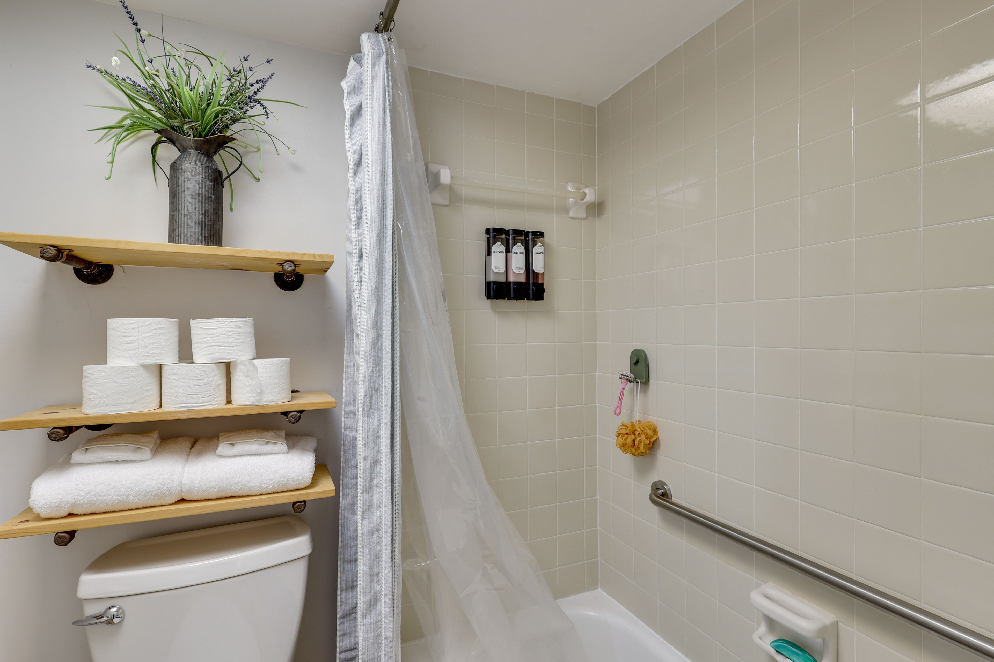 Full Bathroom | 2nd Floor
