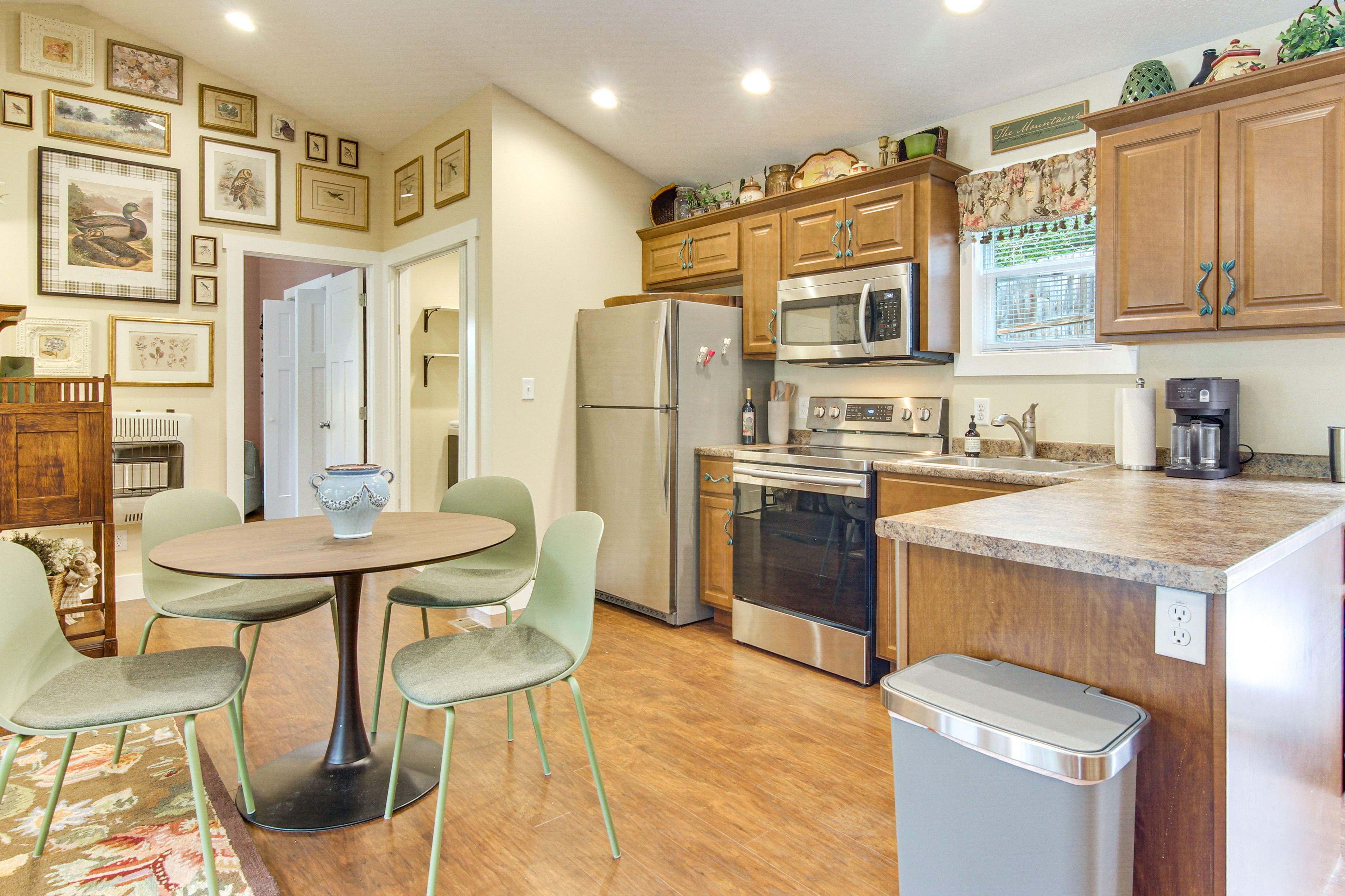 Interior | Open Floor Plan | Free WiFi