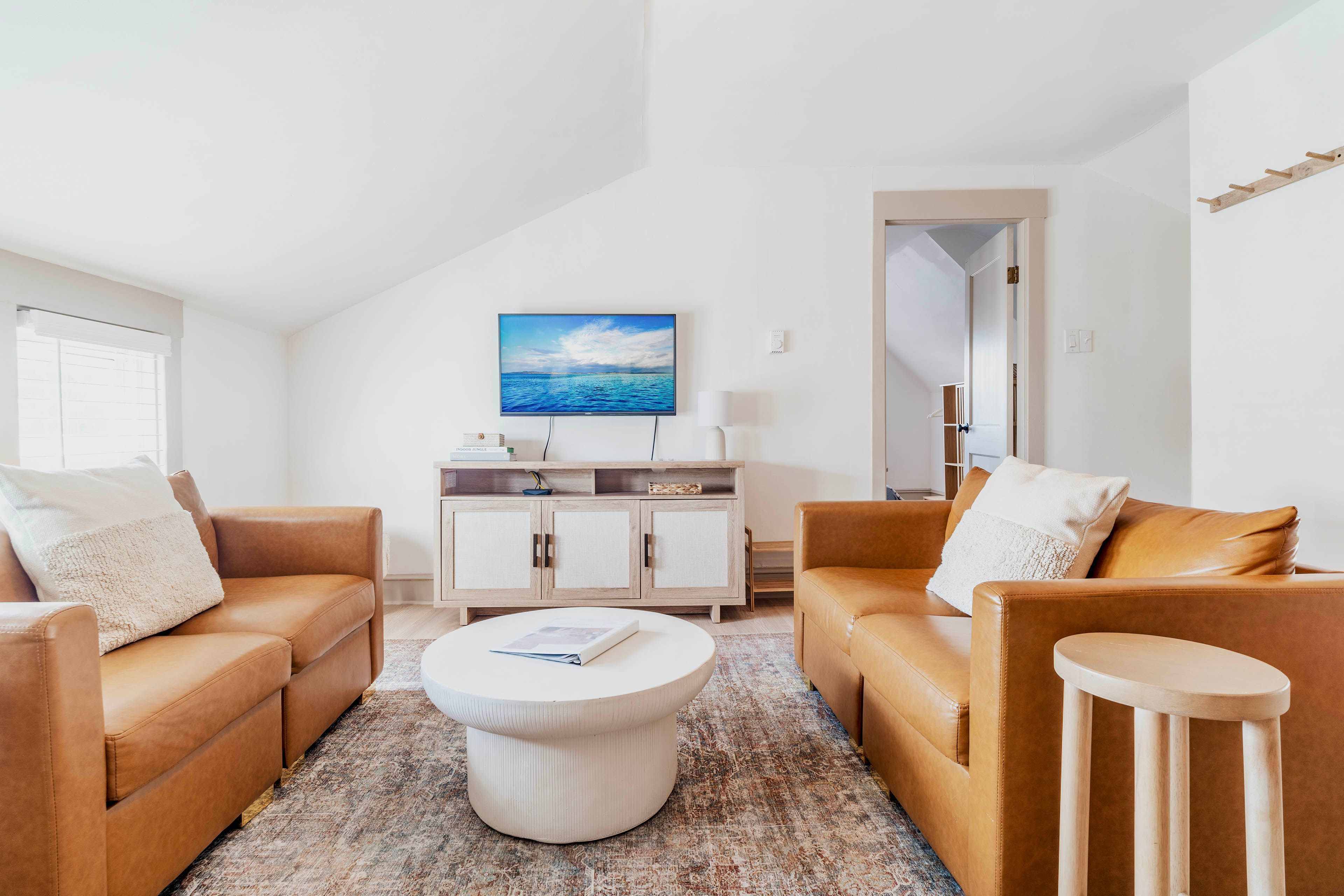 Living Room | Smart TV