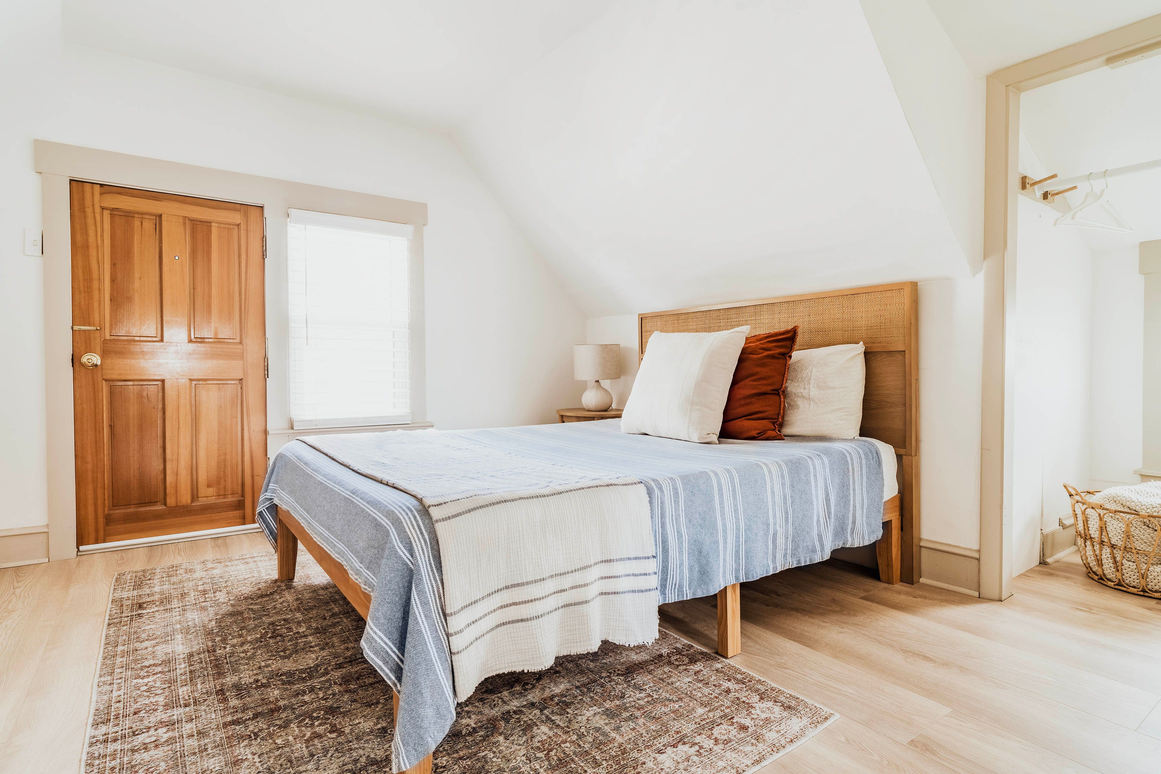 Bedroom 2 | Queen Bed