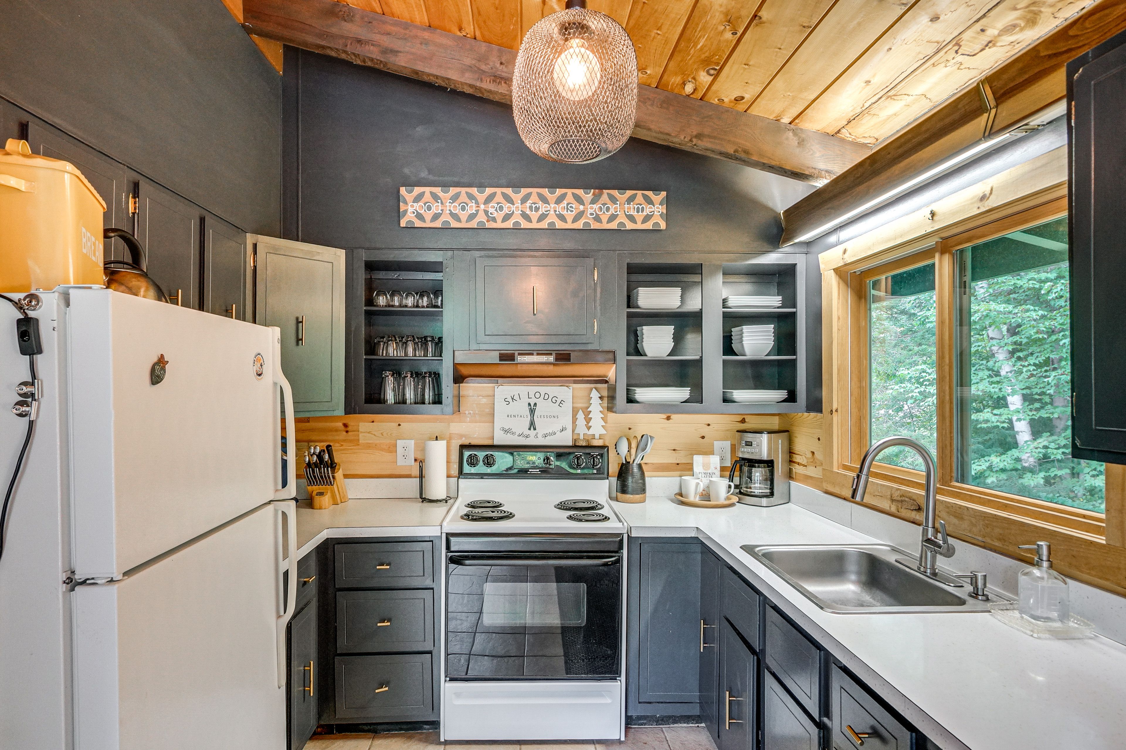 Kitchen | Main Level