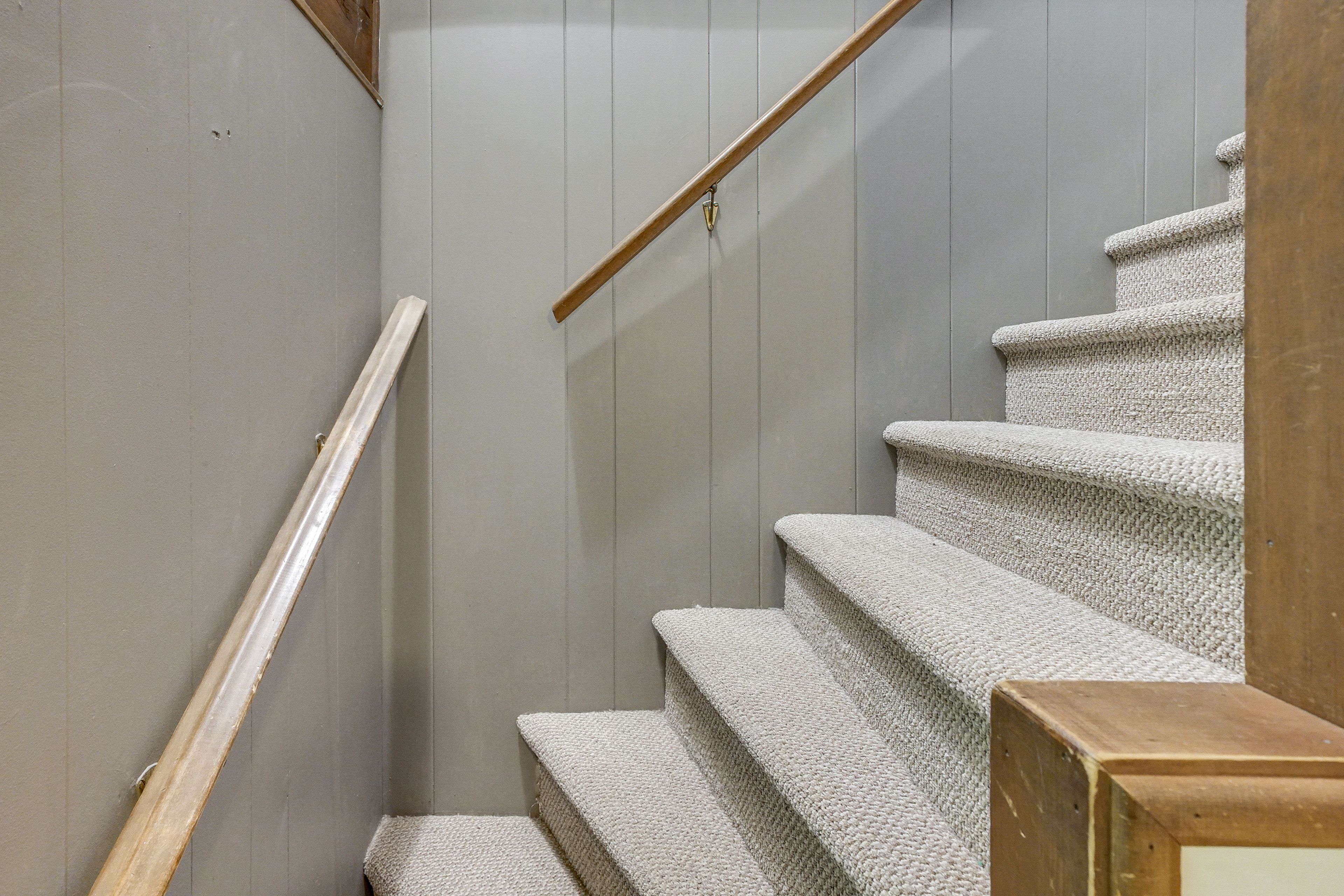Stairs to Mid Level