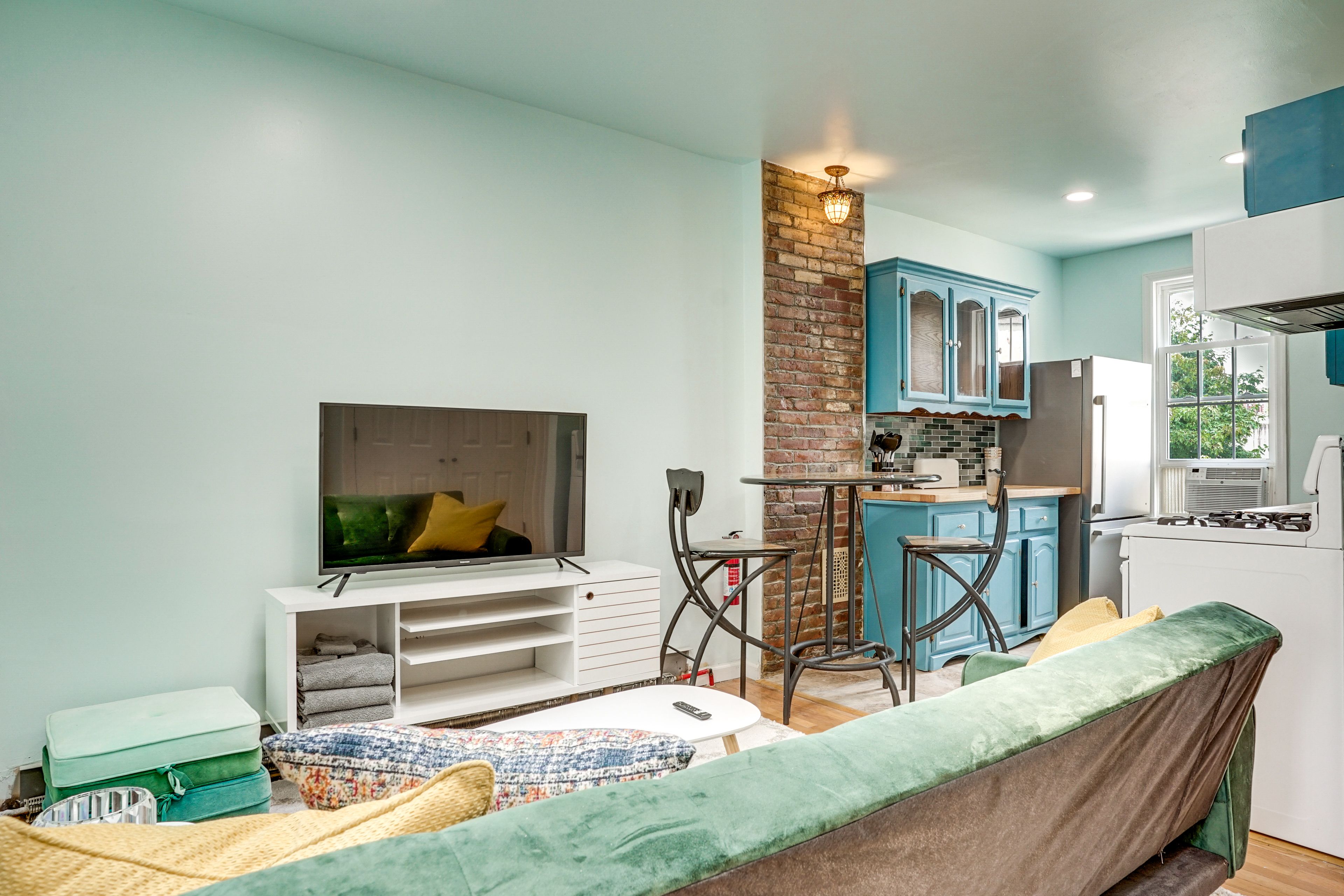 Jersey City Vacation Rental | 1BR | 1BA | 600 Sq Ft
