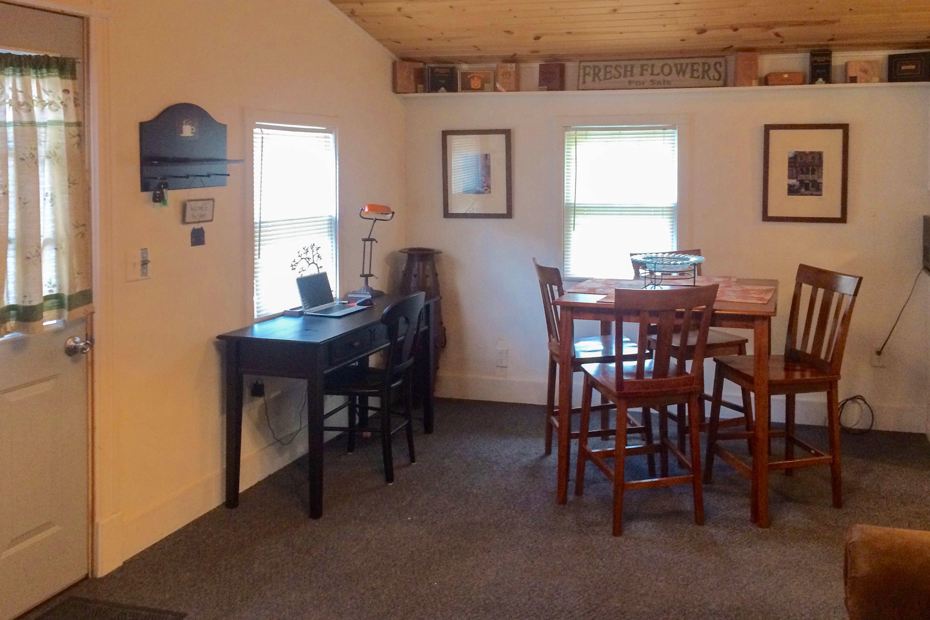 Dining Table | Workspace