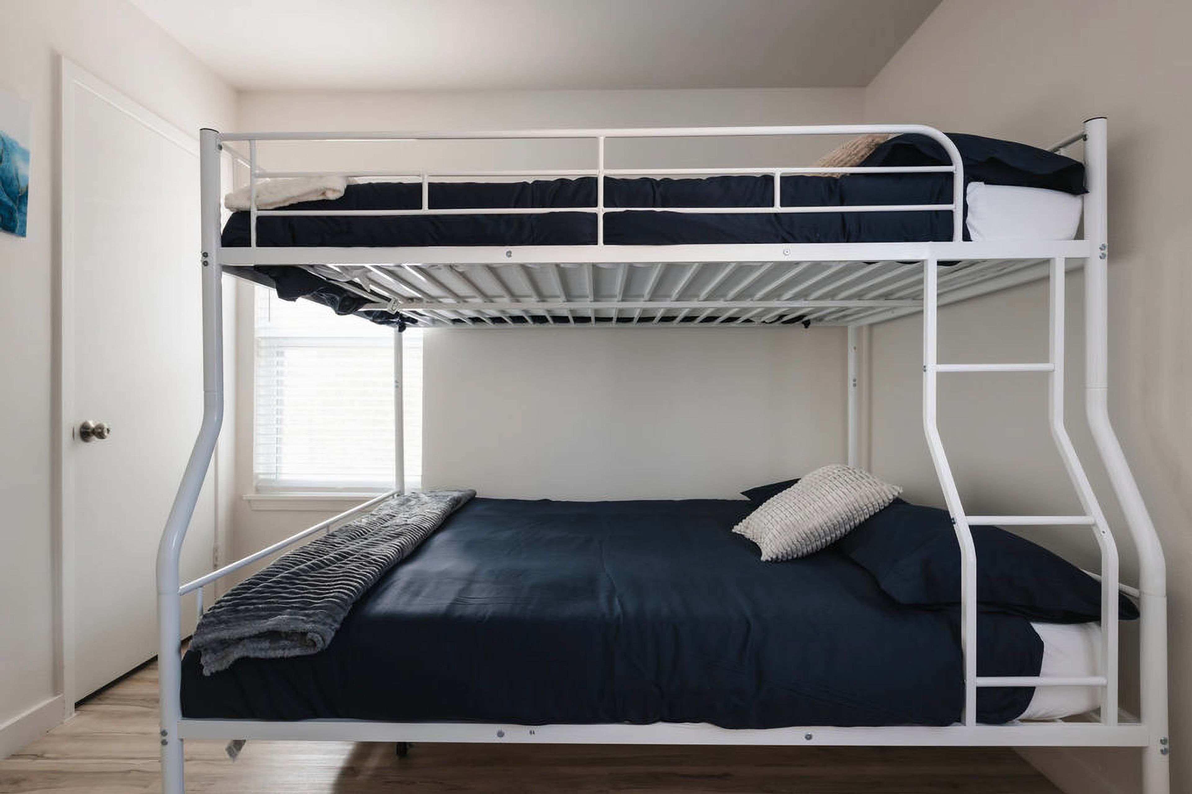 Bedroom | Queen Bunk Bed