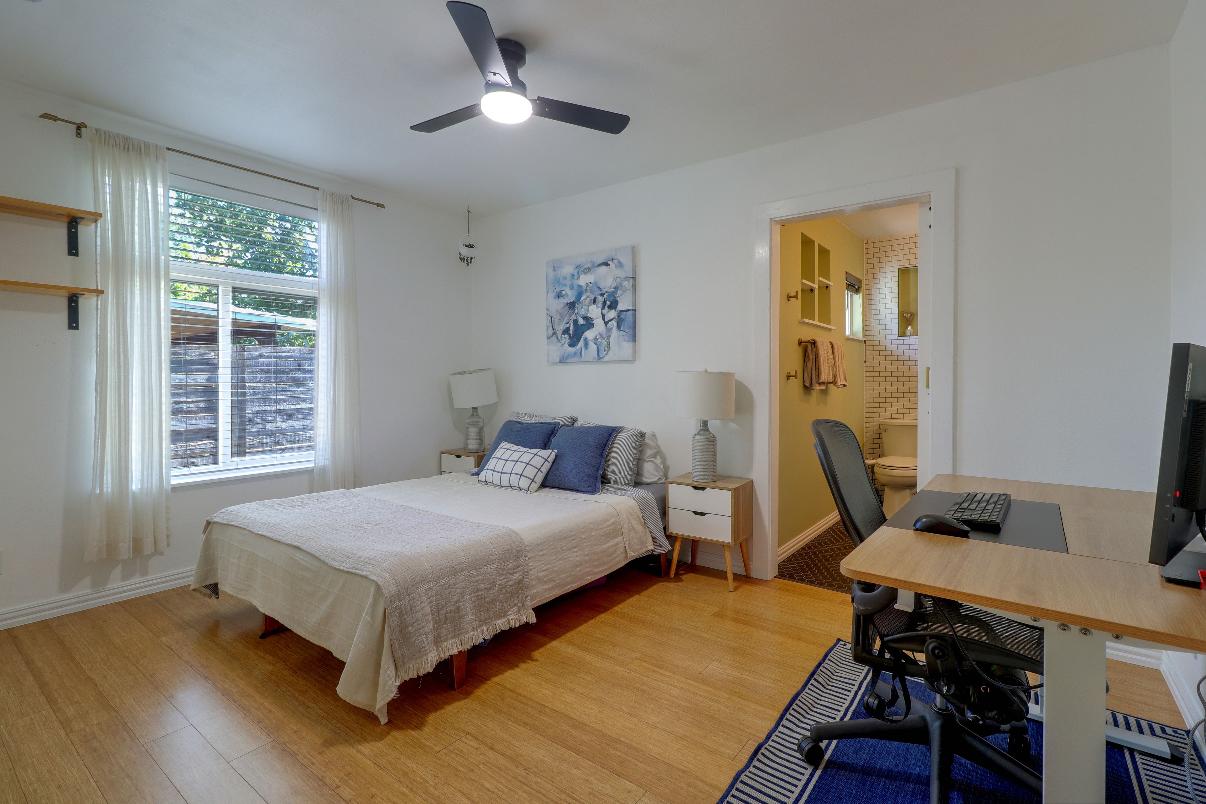 Bedroom 3 | Queen Bed