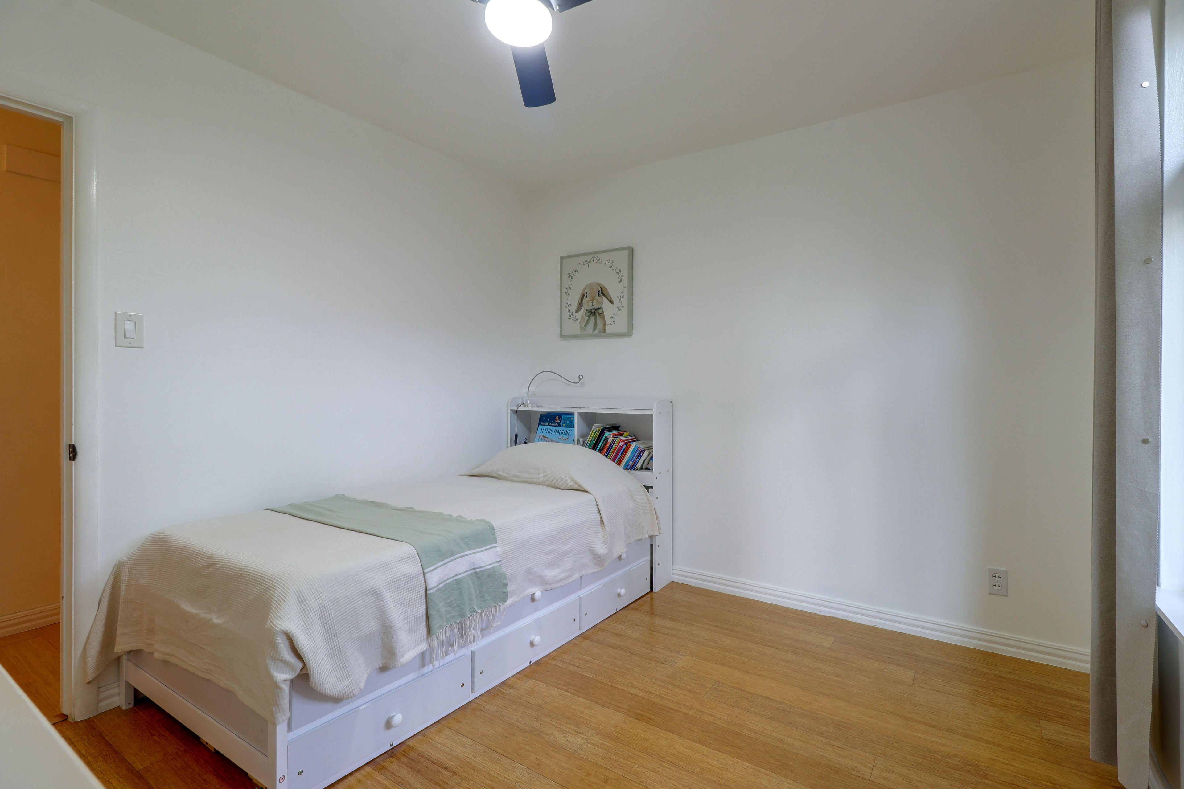 Bedroom 2 | Twin Bed w/ Twin Trundle