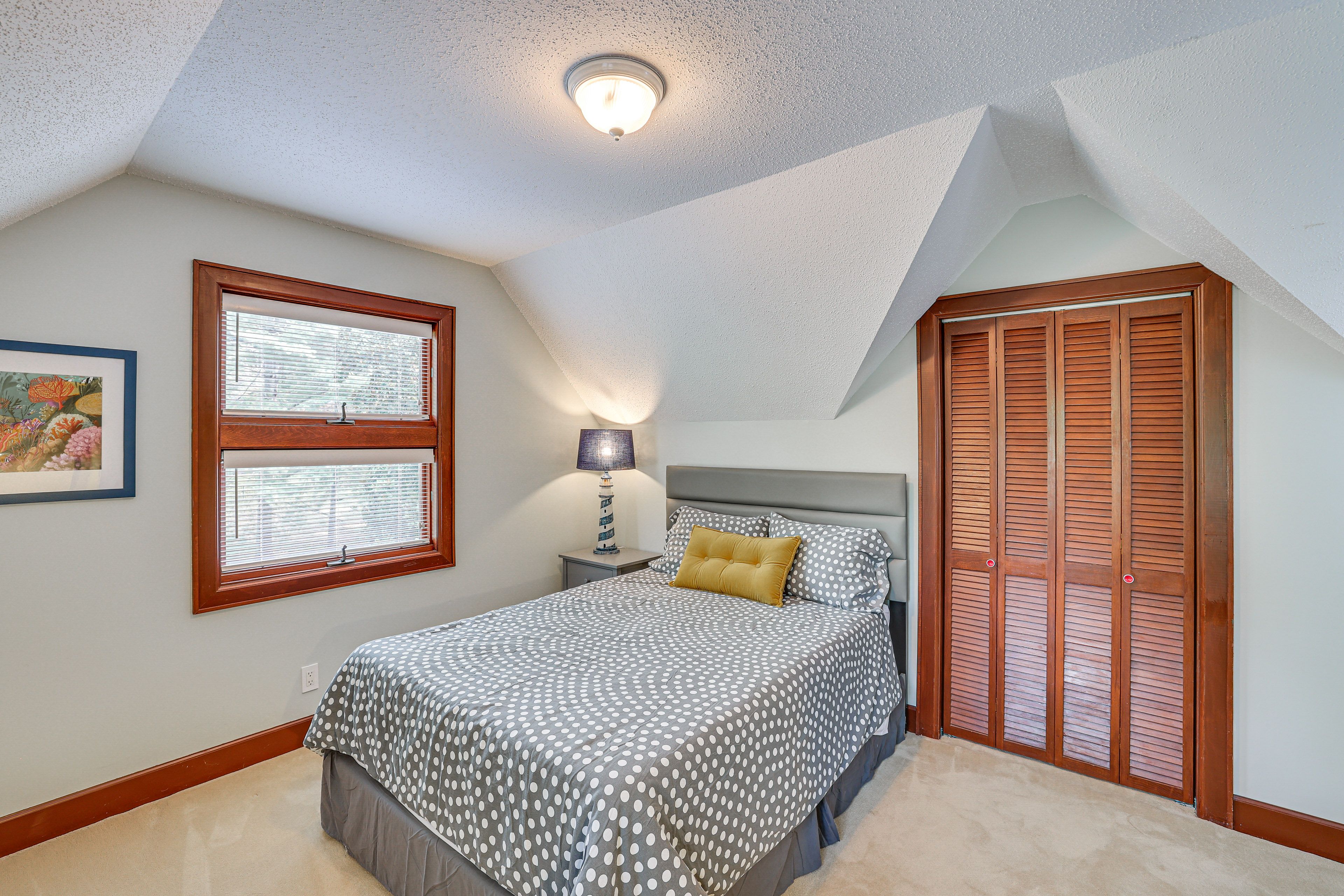 Bedroom | Full Bed