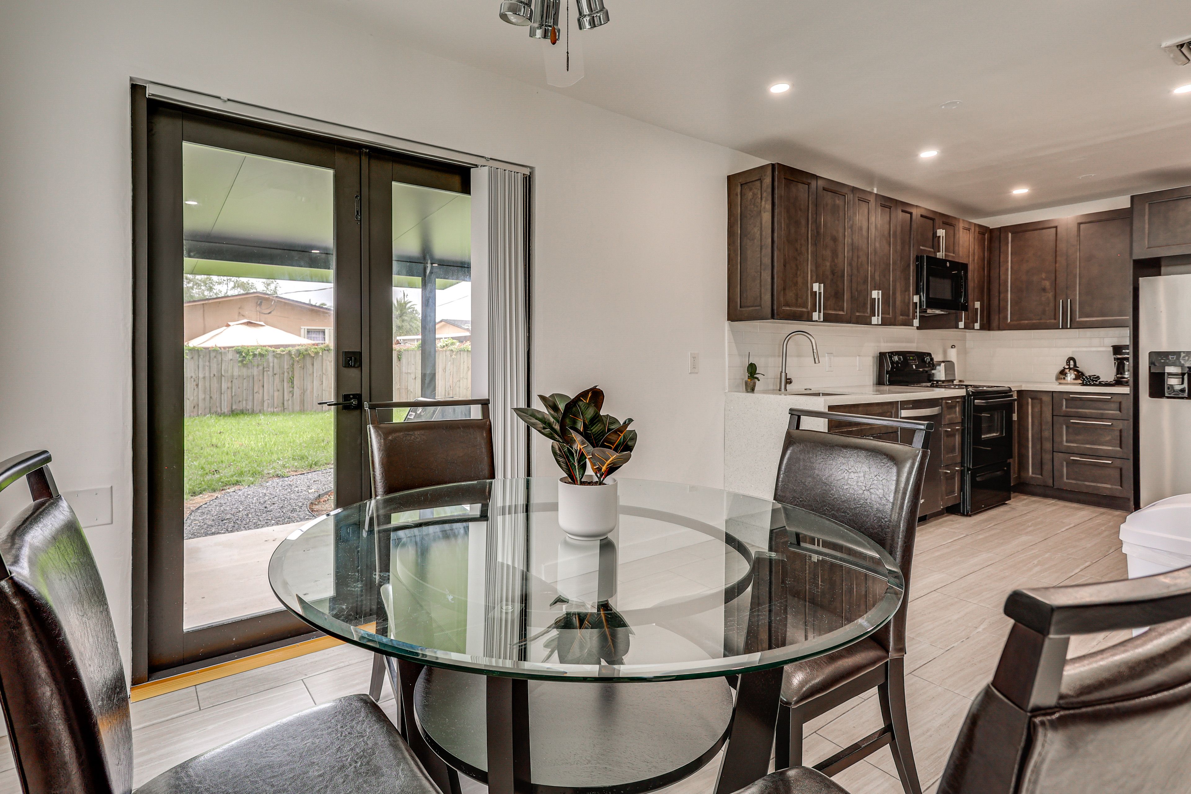 Kitchen & Dining Area | Single-Story Home