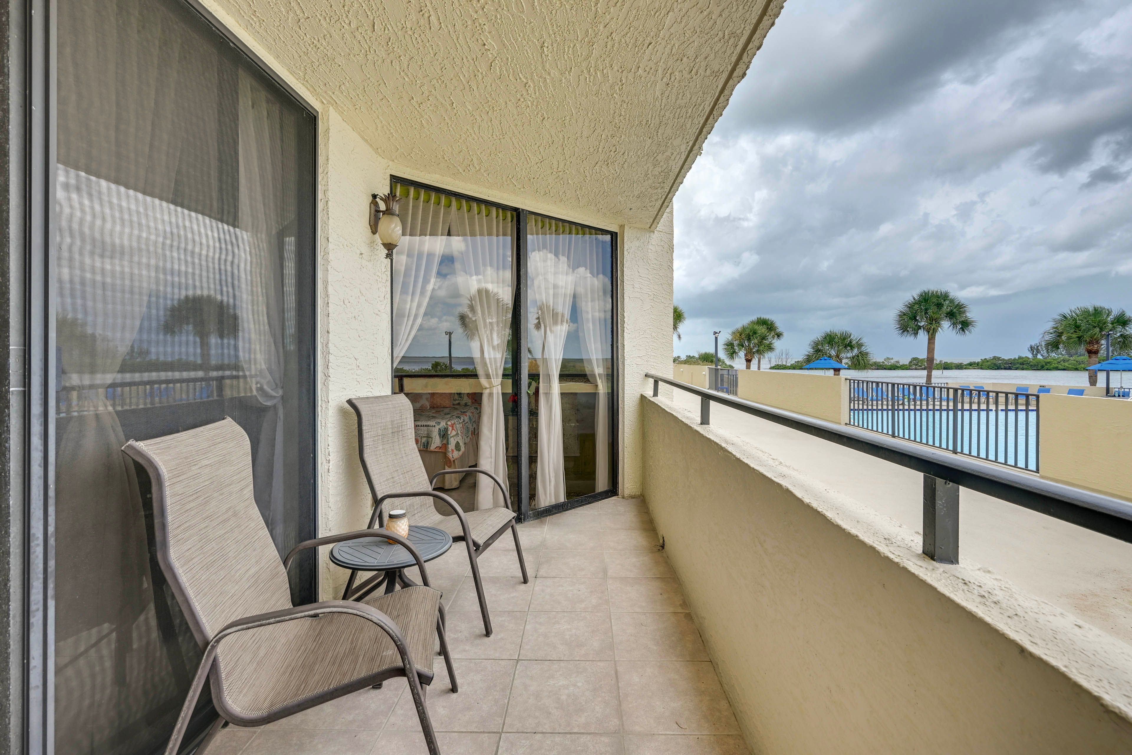 Hudson Vacation Rental | 2BR | 2BA | 950 Sq Ft