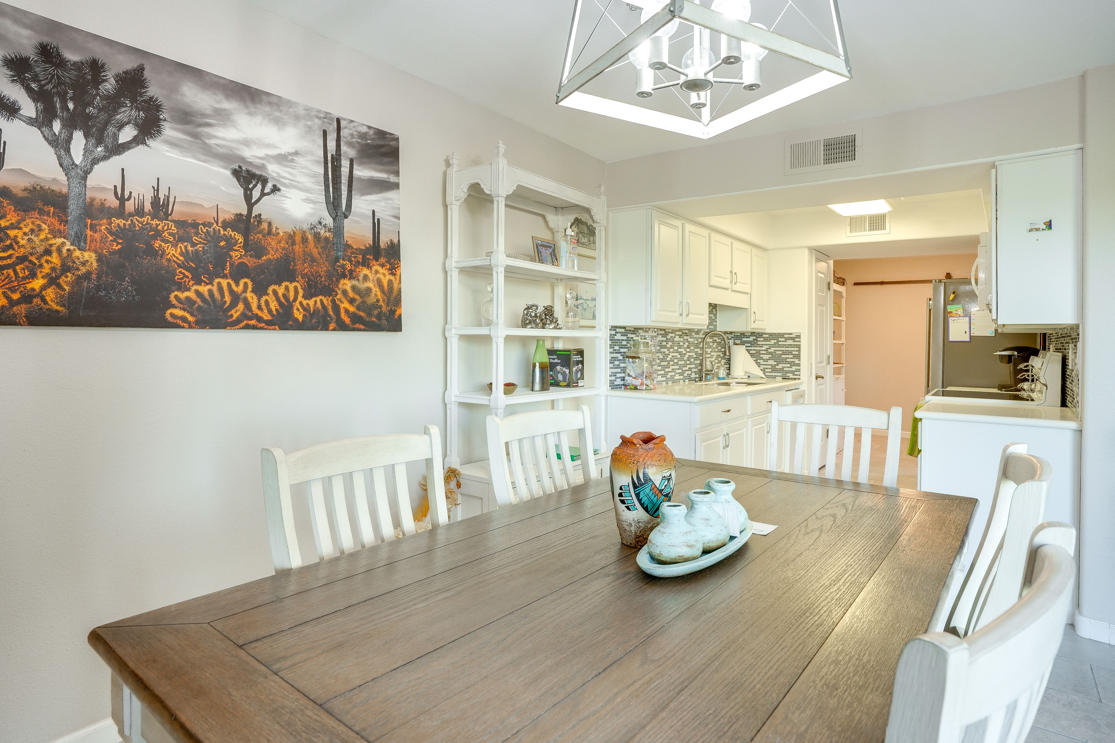 Kitchen & Dining Area
