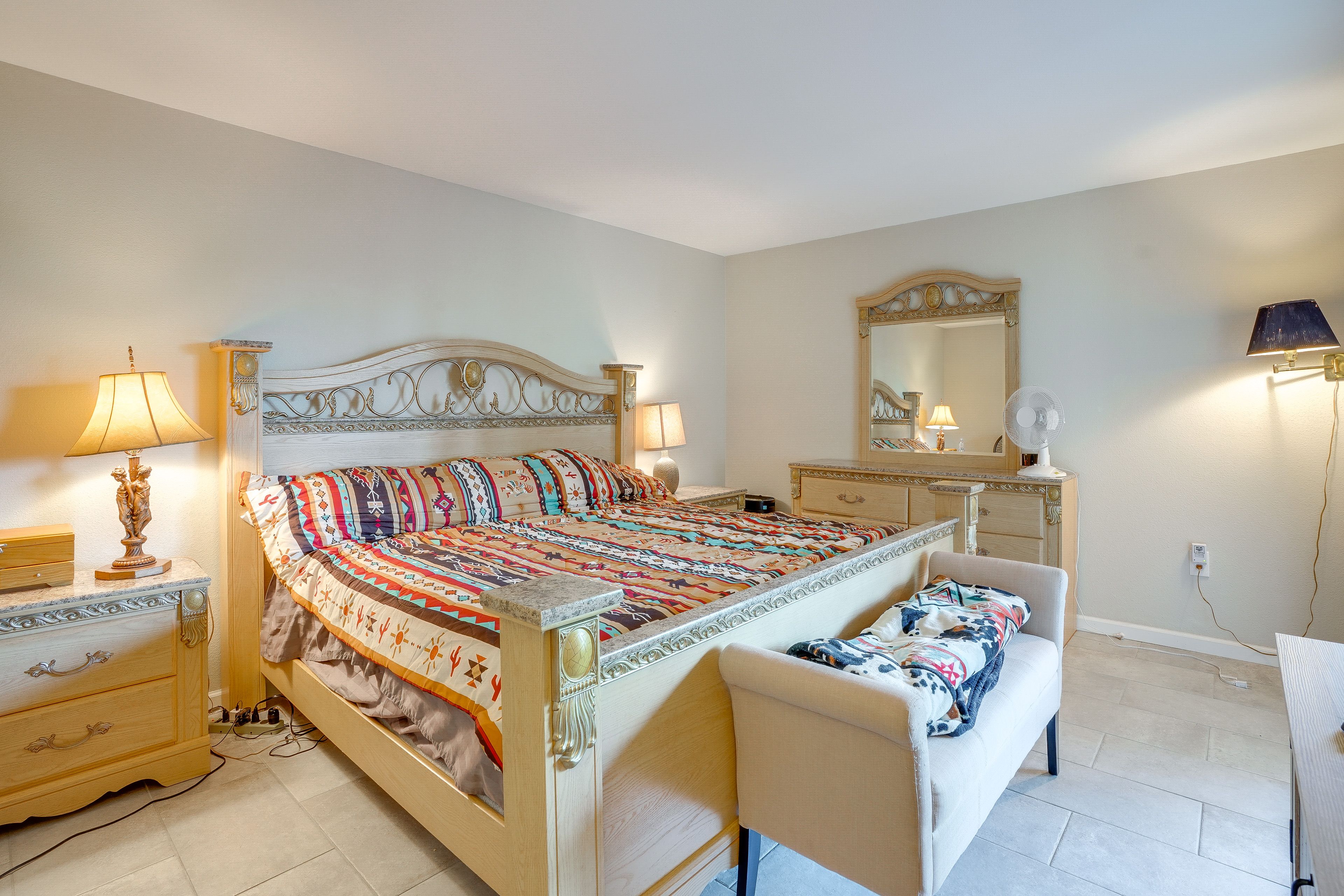 Bedroom | King Bed