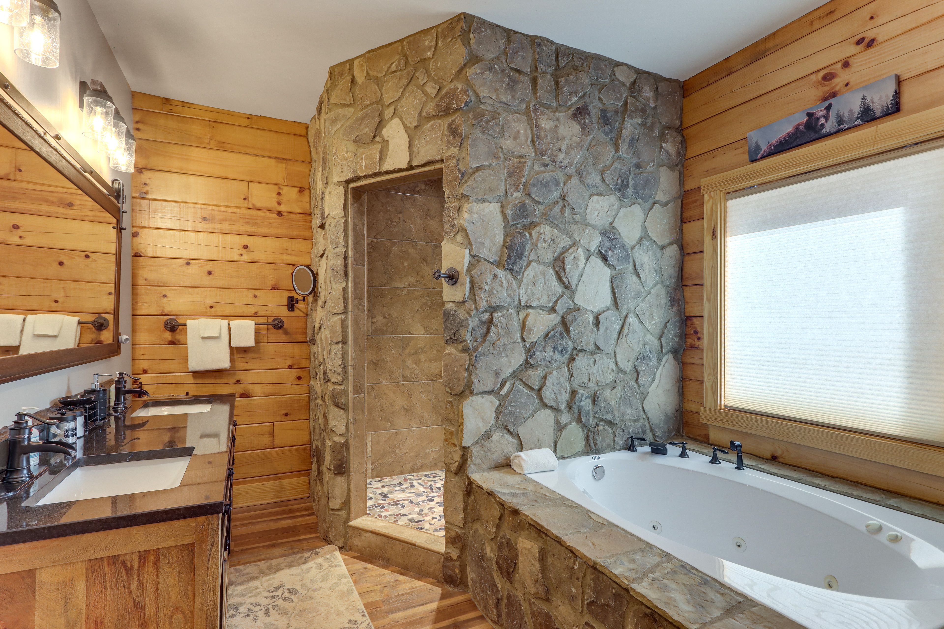 En-Suite Bathroom | 1st Floor