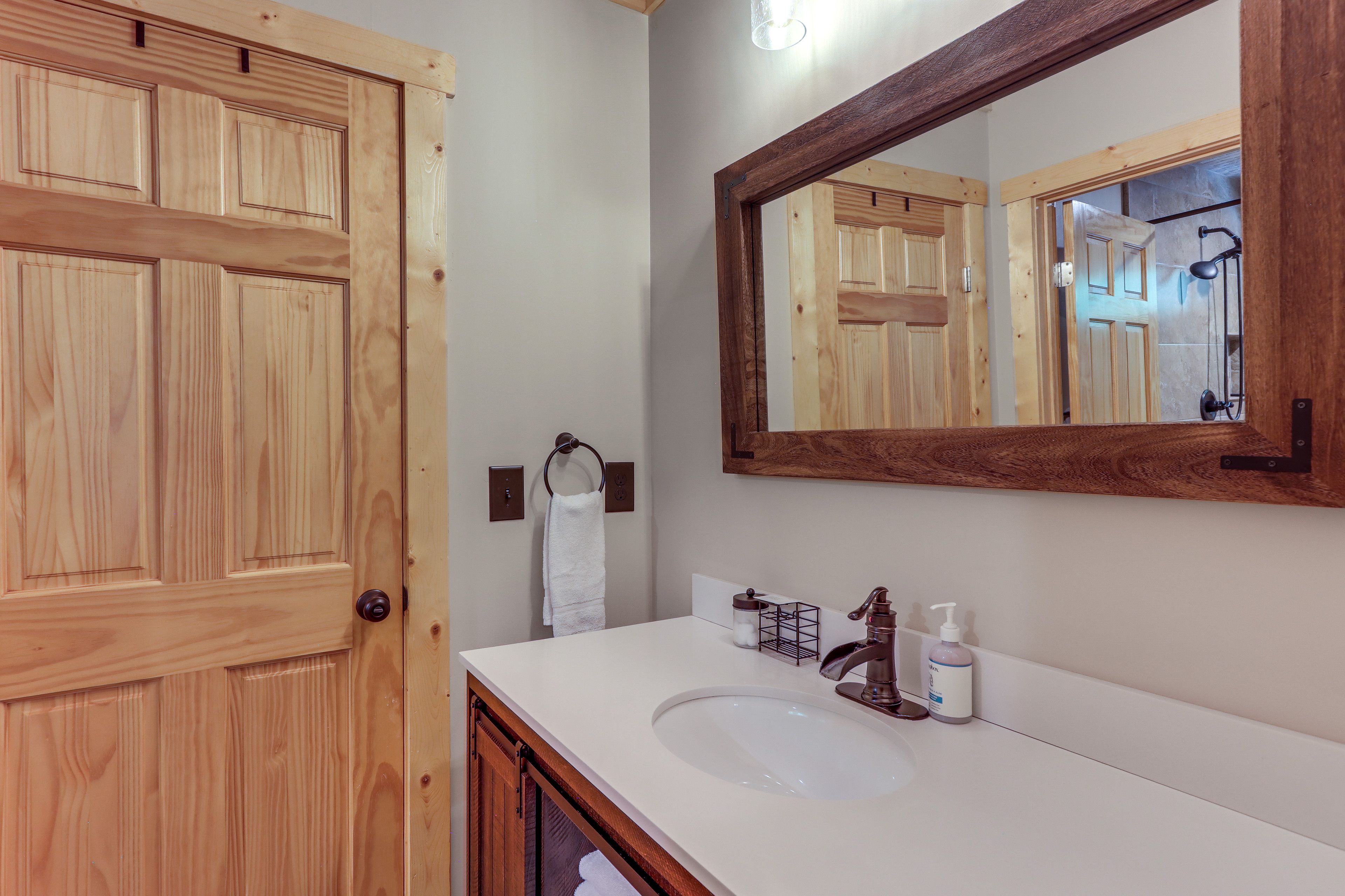 Bathroom | 2nd Floor