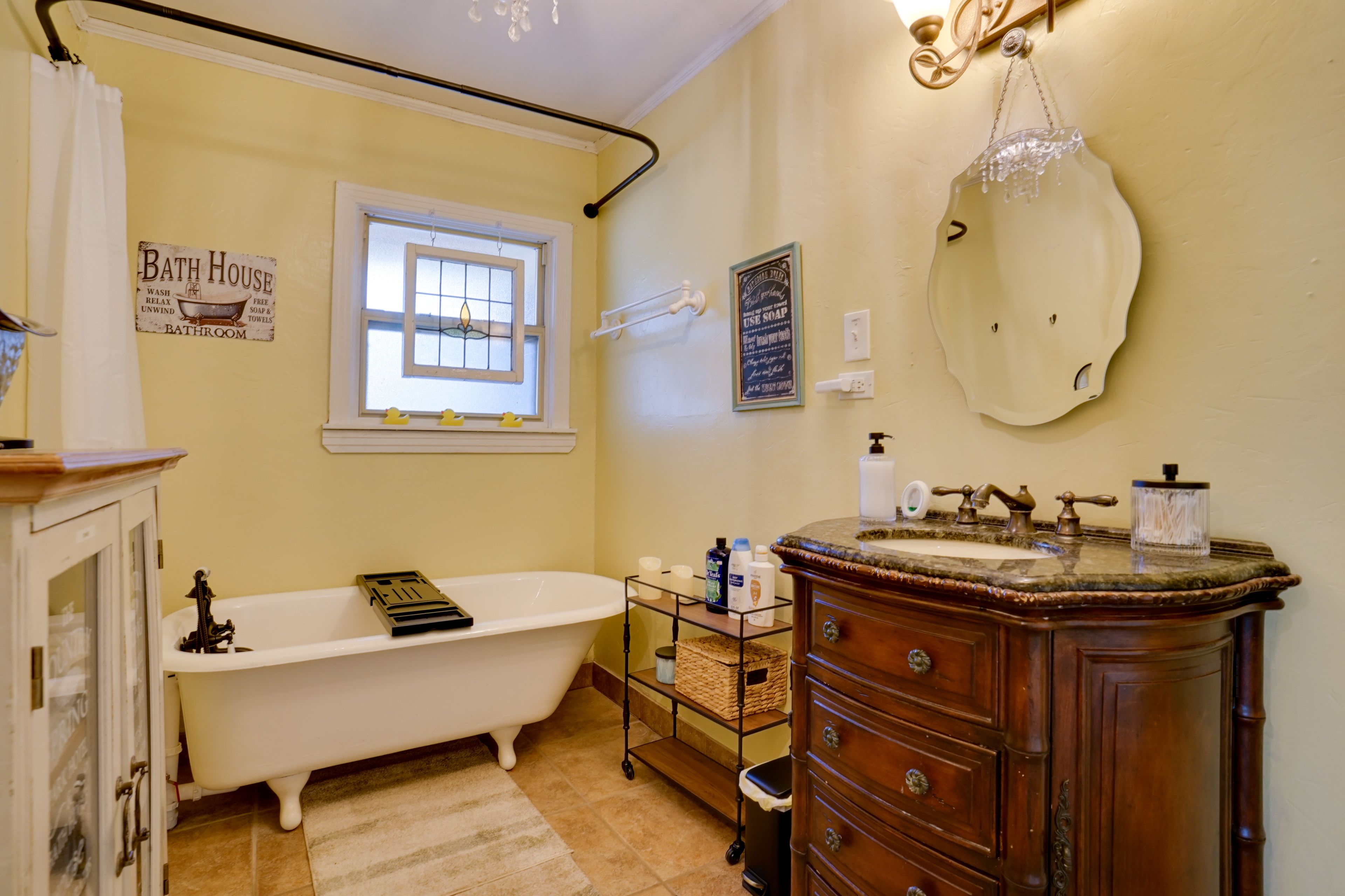 Full Bathroom