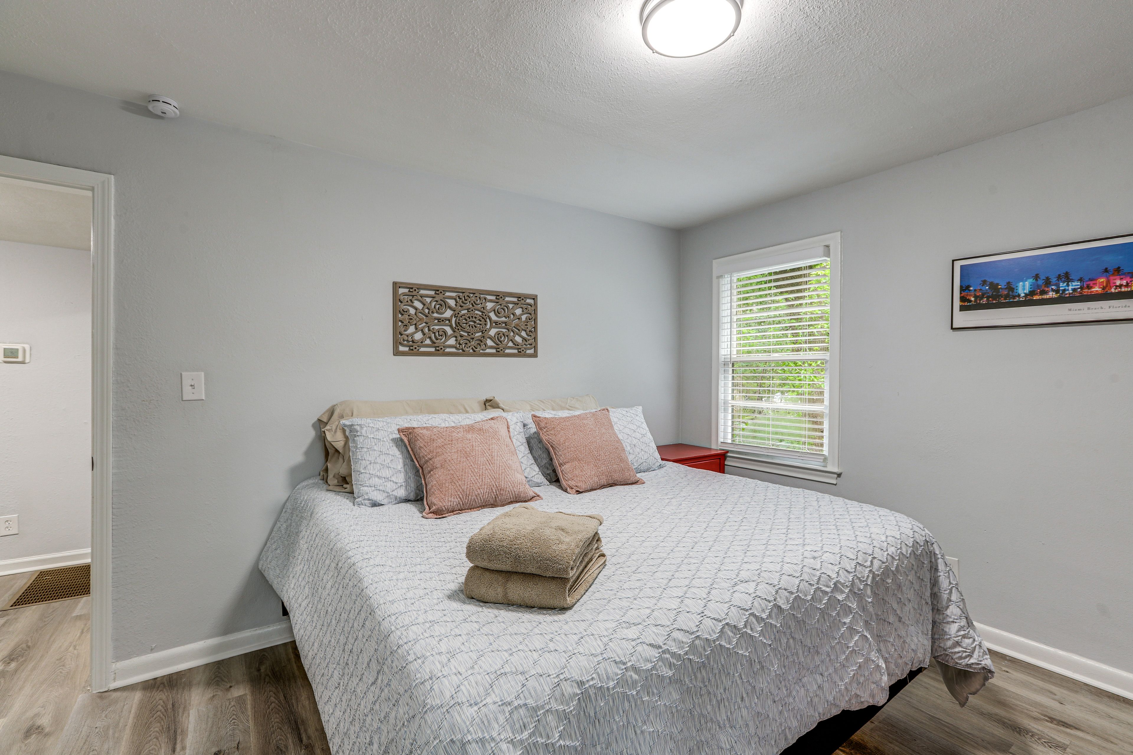 Bedroom | King Bed