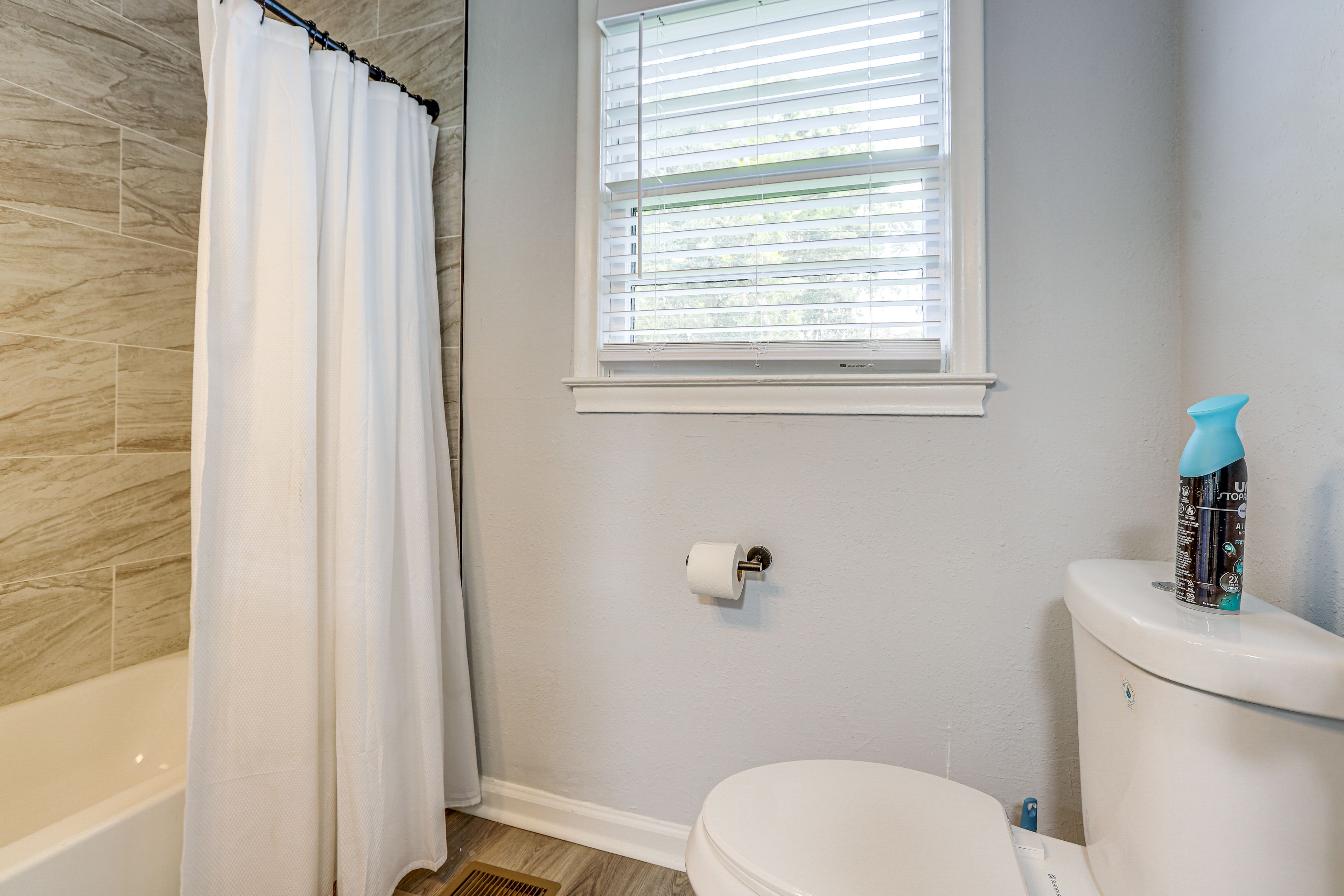 Full Bathroom
