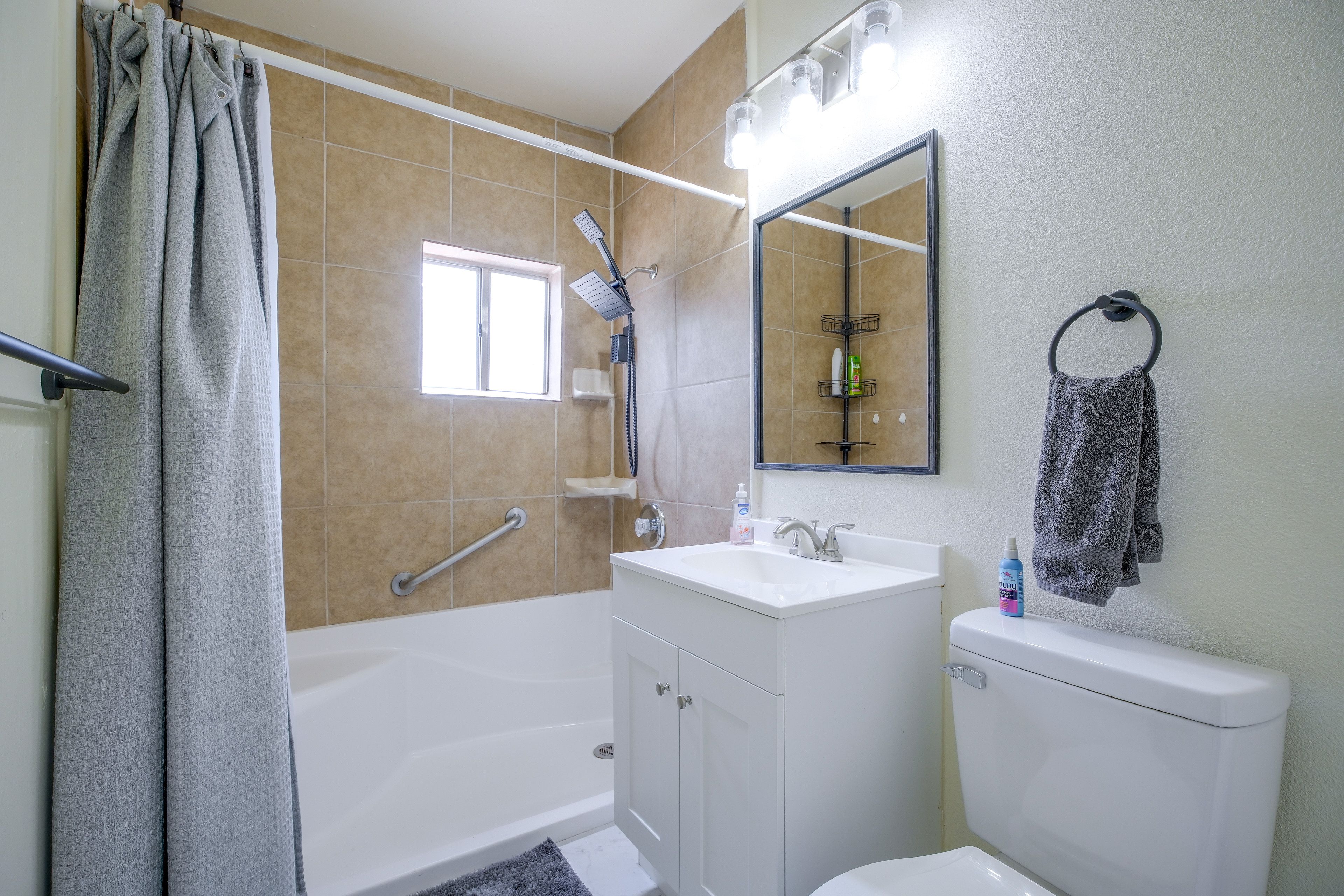 Full Bathroom