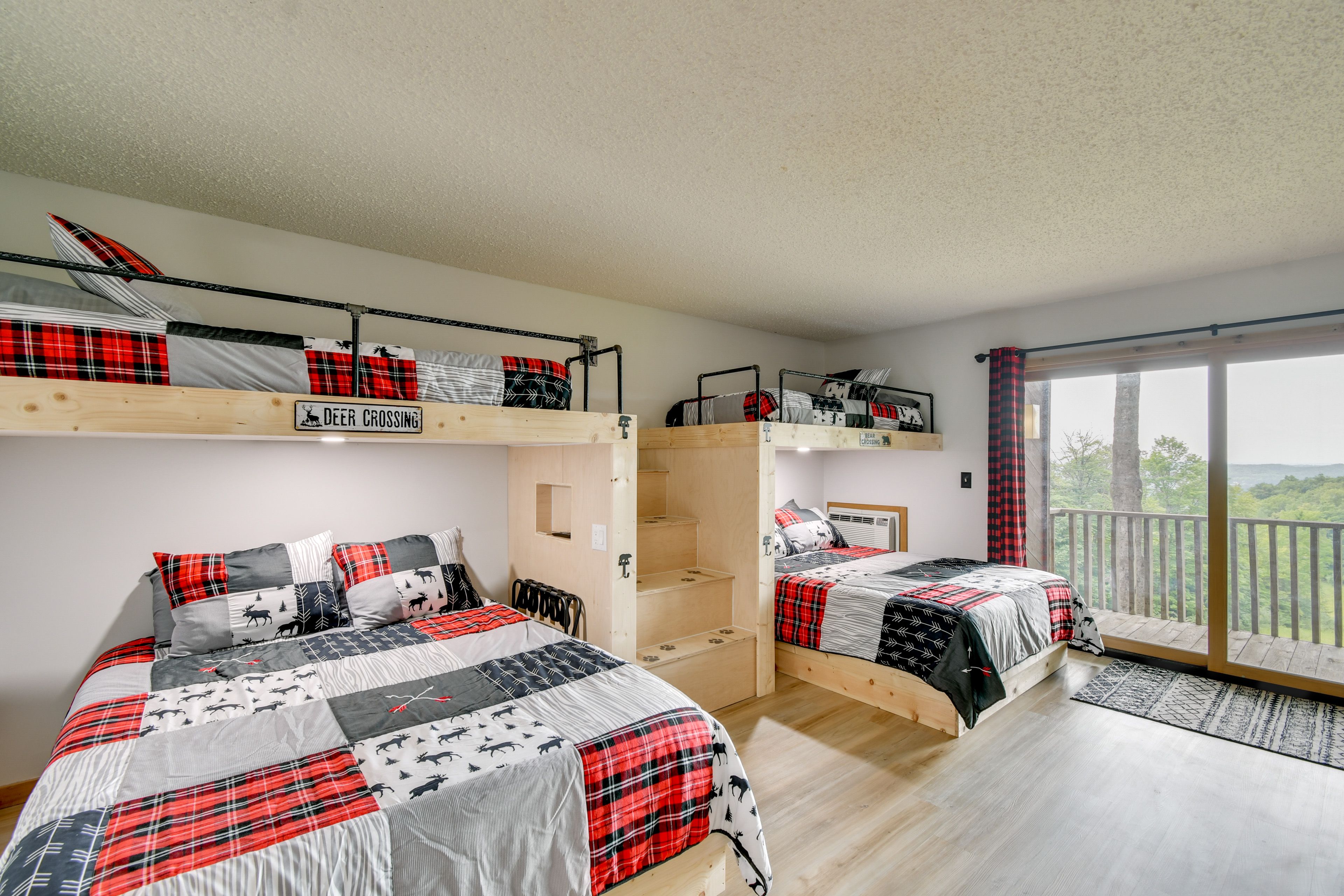 Bedroom 2 (Studio) | 2 Lofted Twin Beds | 2 Queen Beds