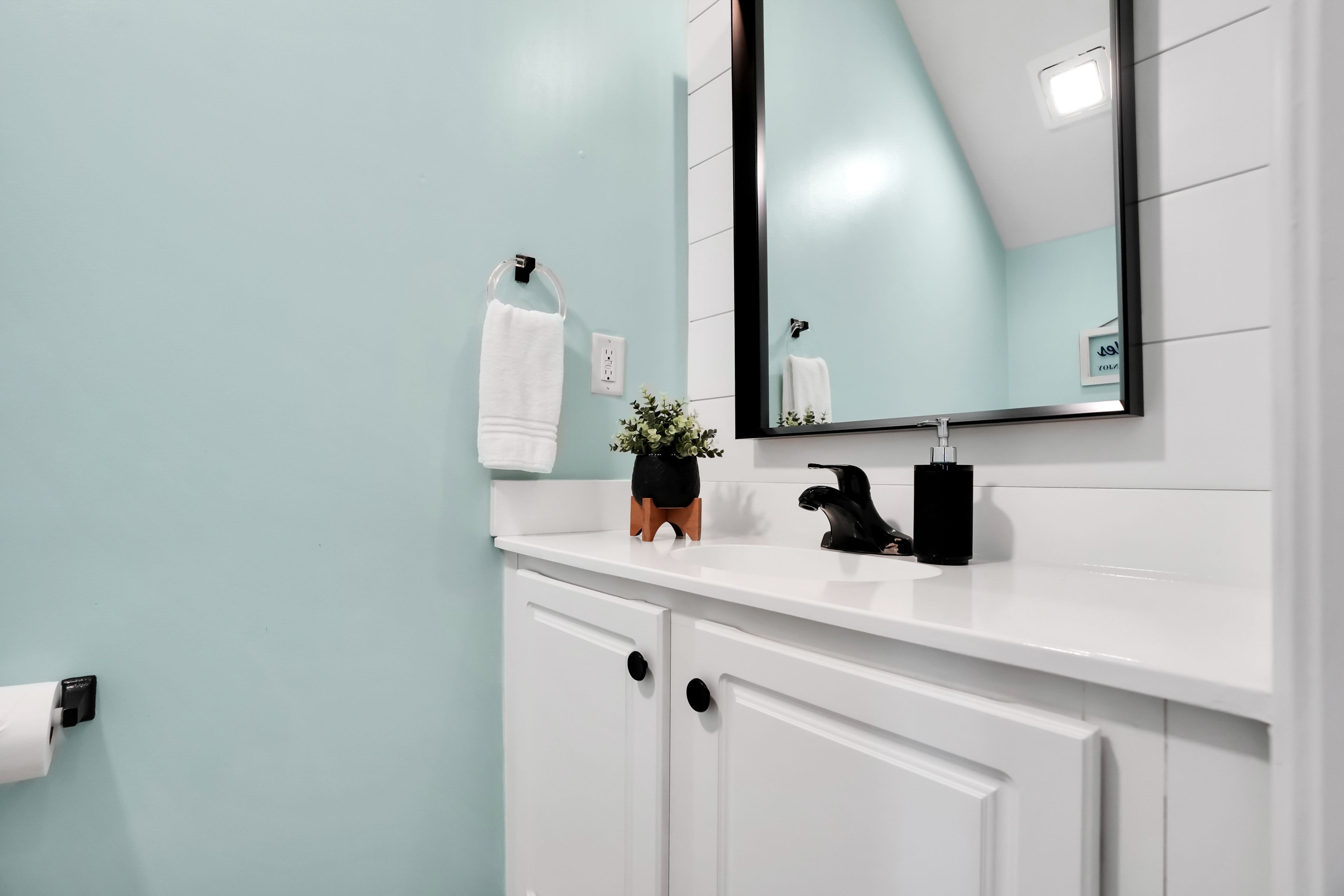 Half Bathroom | 1st Floor | Main House