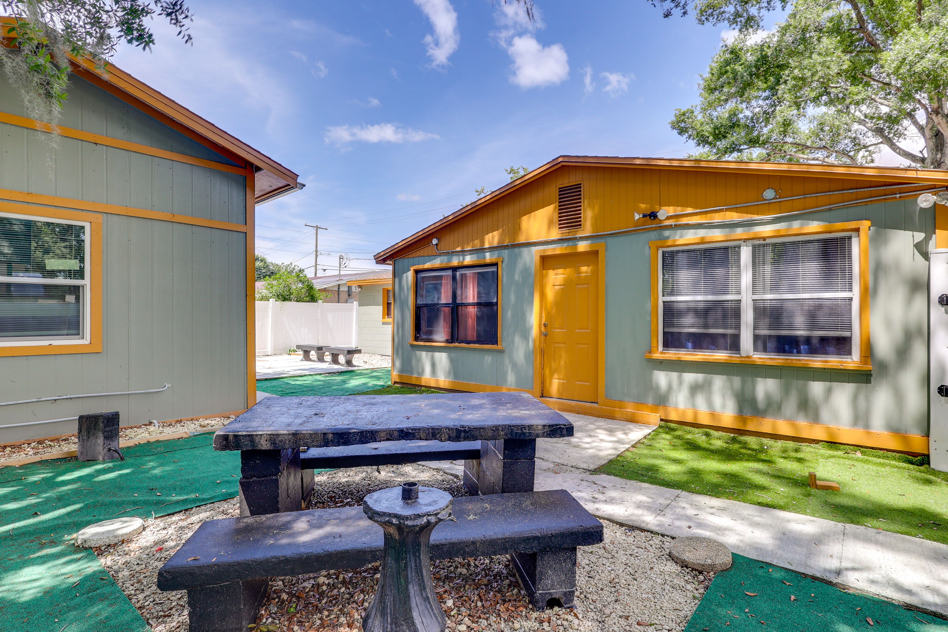 Shared Exterior | Picnic Table | Fenced Yard
