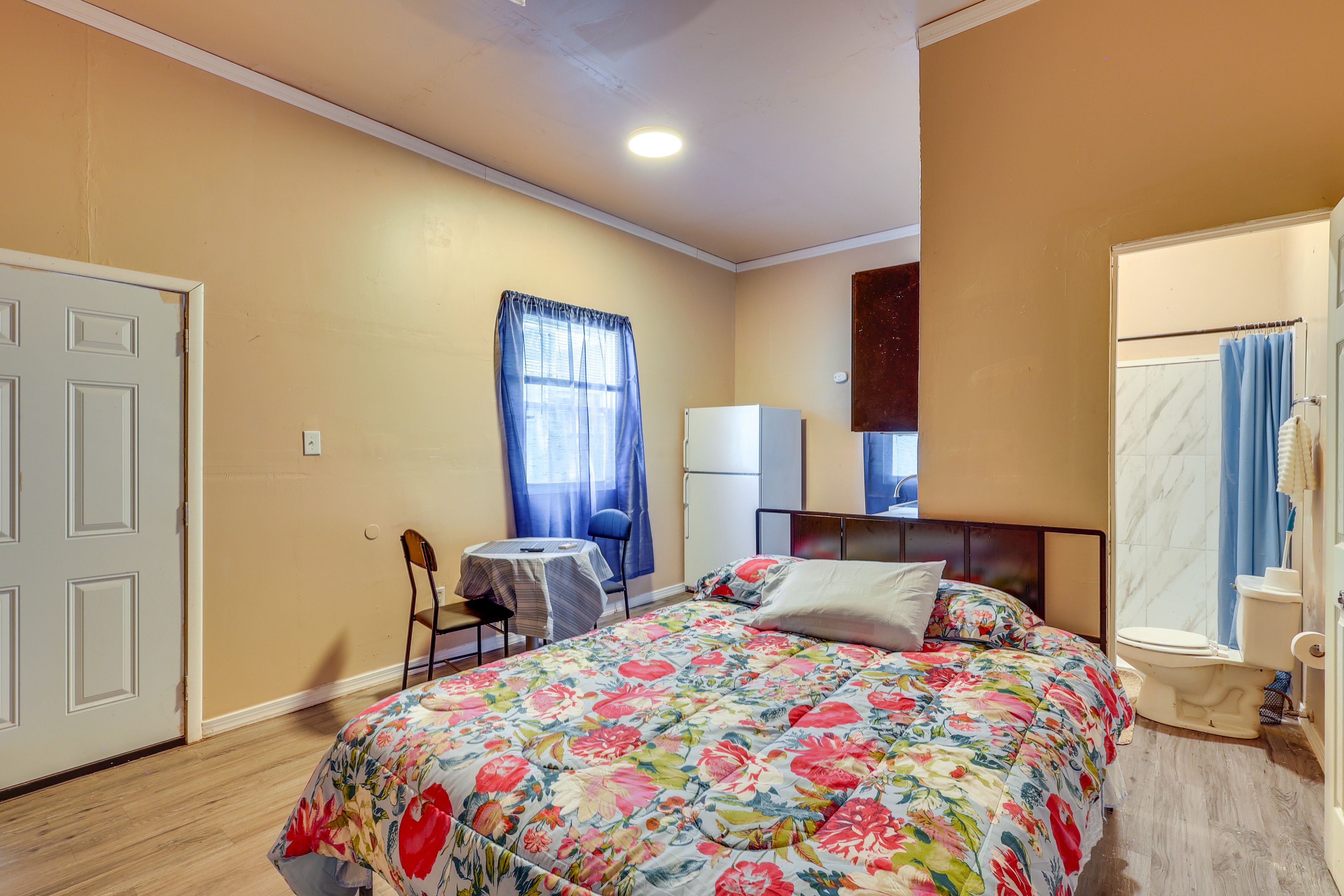 Studio | Bedroom 5 | Queen Bed