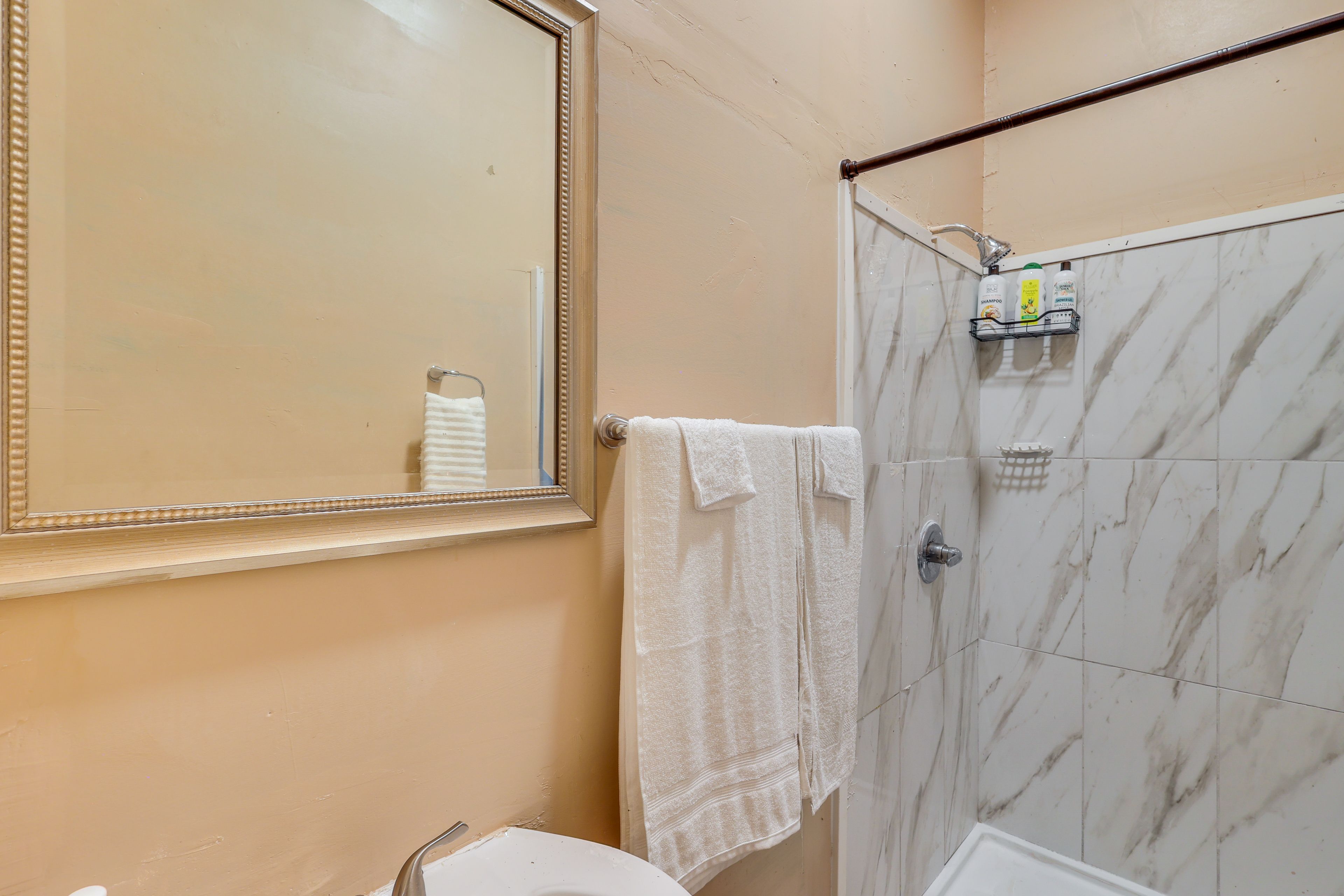Studio | Bathroom