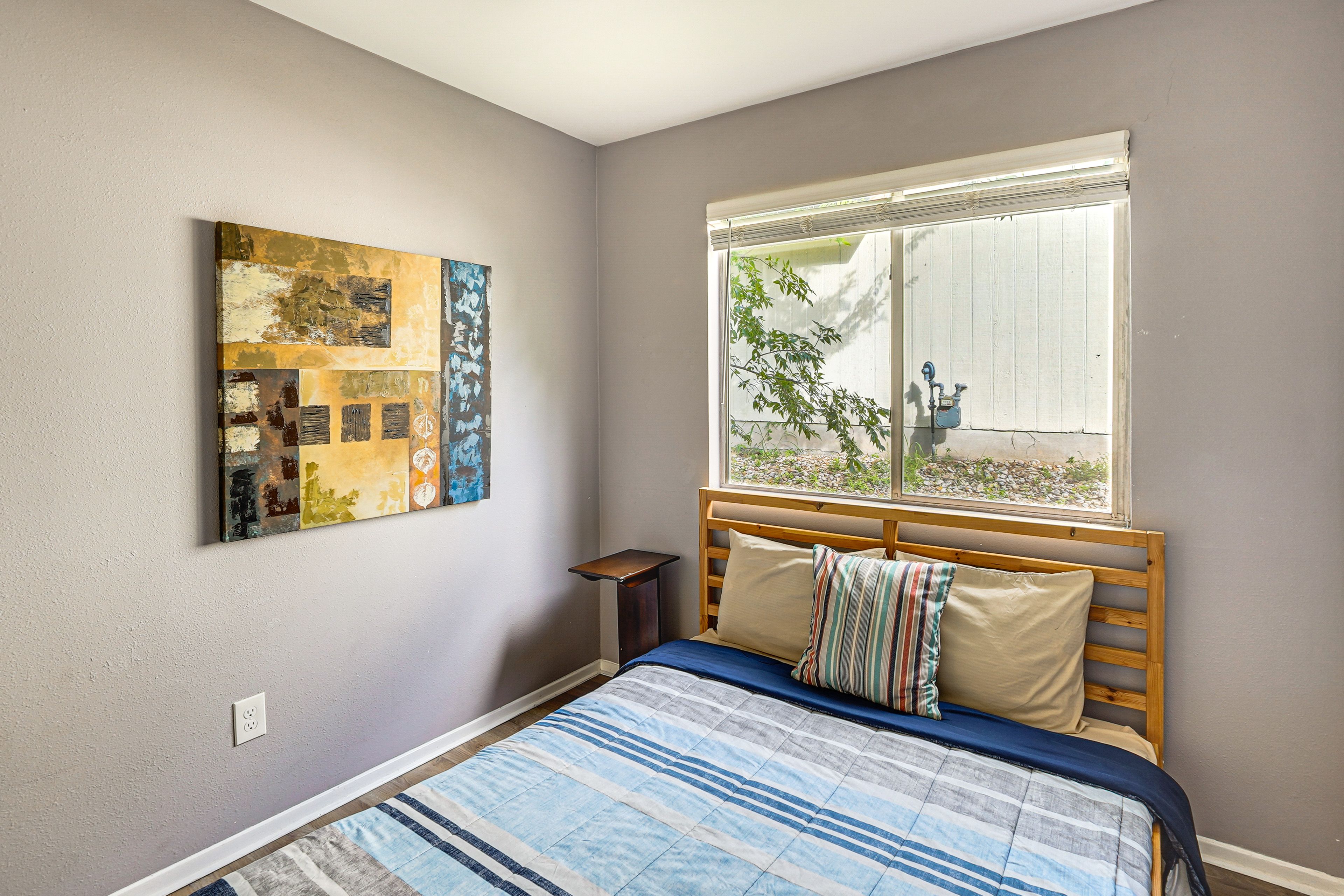 Bedroom 2 | Queen Bed
