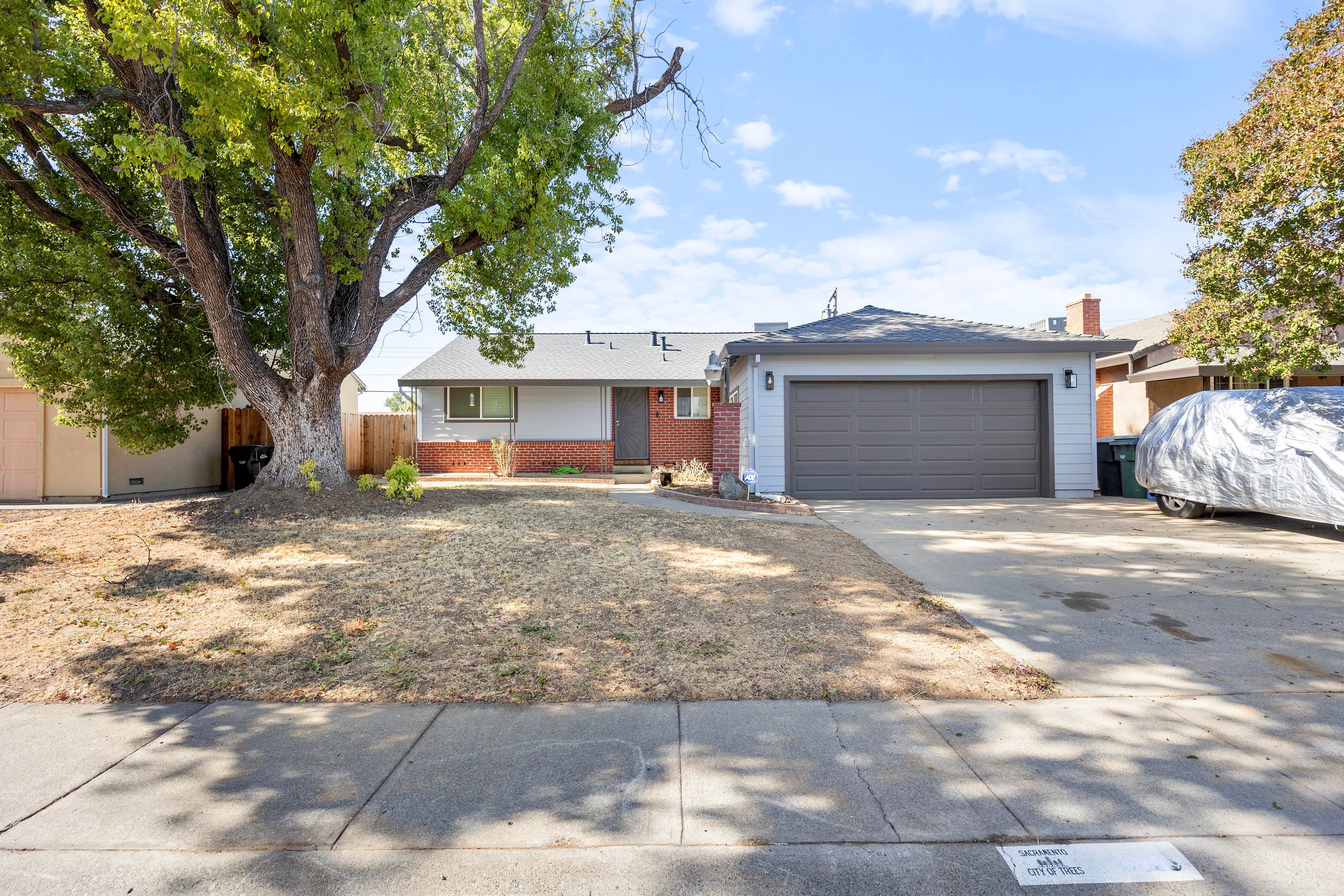 Sacramento Vacation Rental | 3BR | 2BA | 1,200 Sq Ft | 2 Steps for Access
