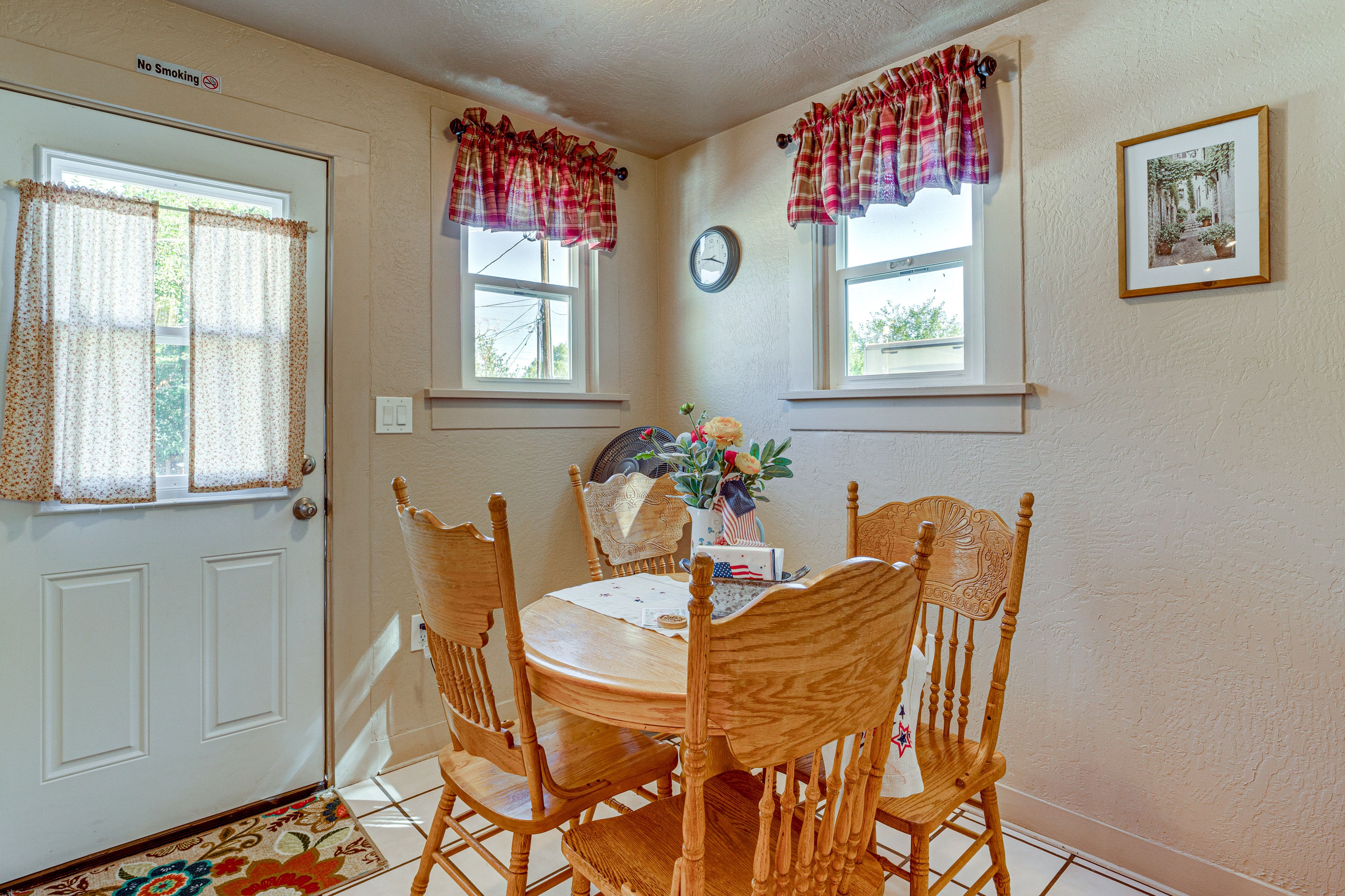 Dining Area | Single-Story Home