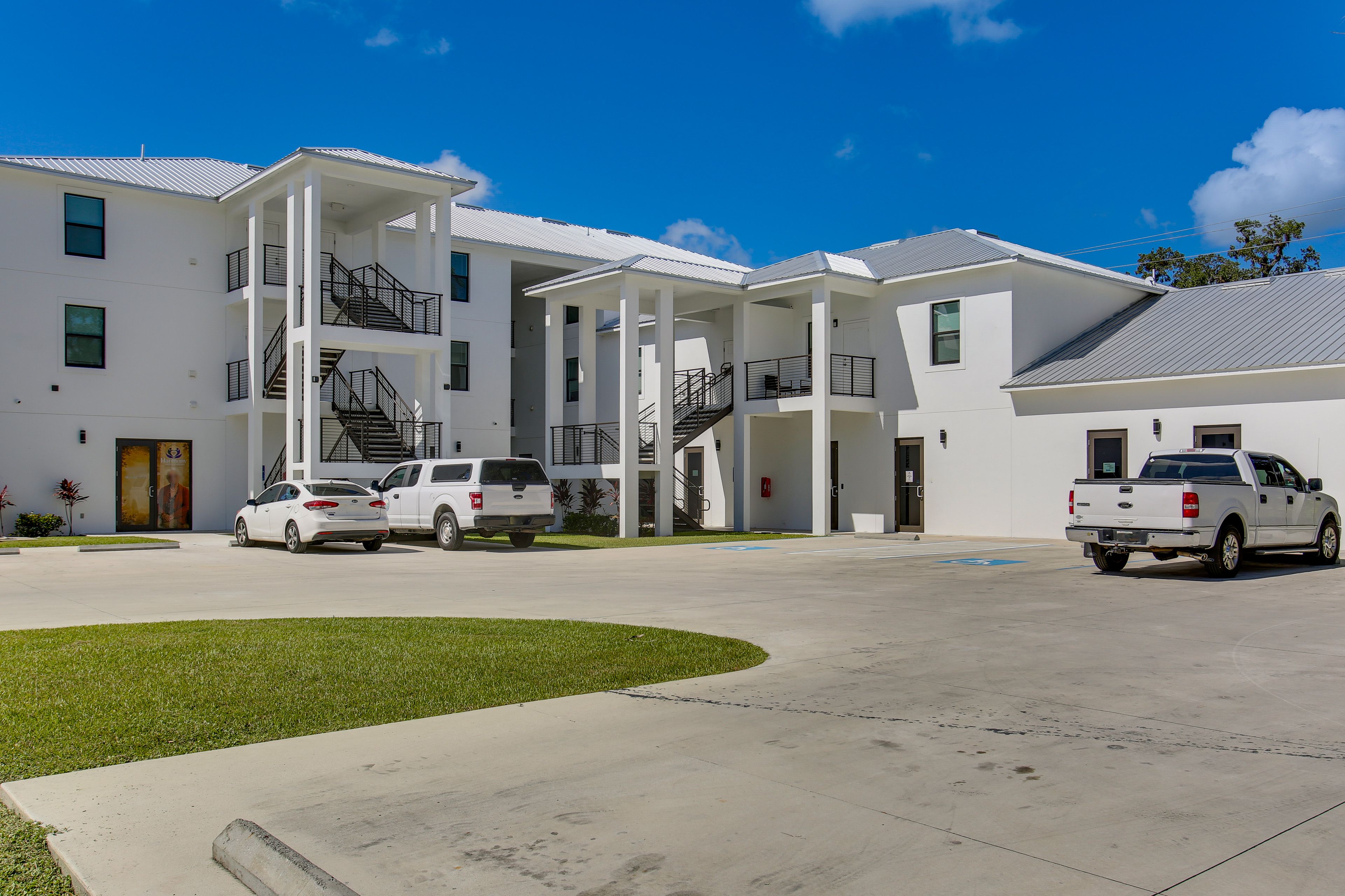 Parking | Community Lot (1 Vehicle)
