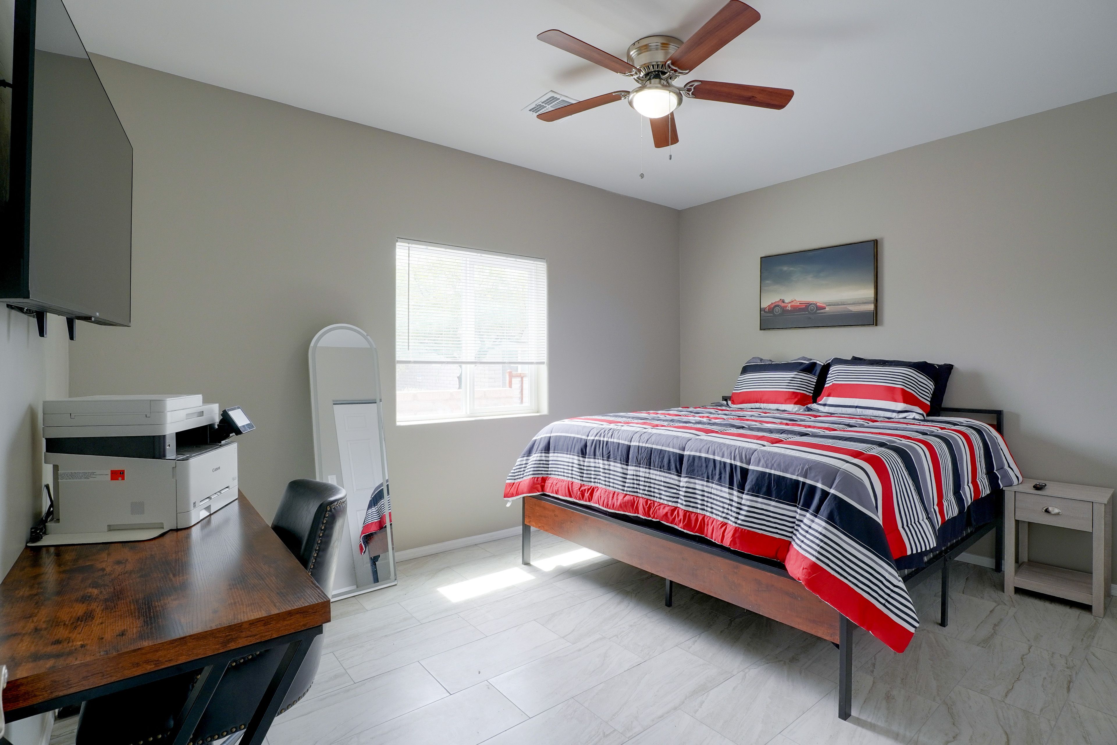 Bedroom 1 | King Bed