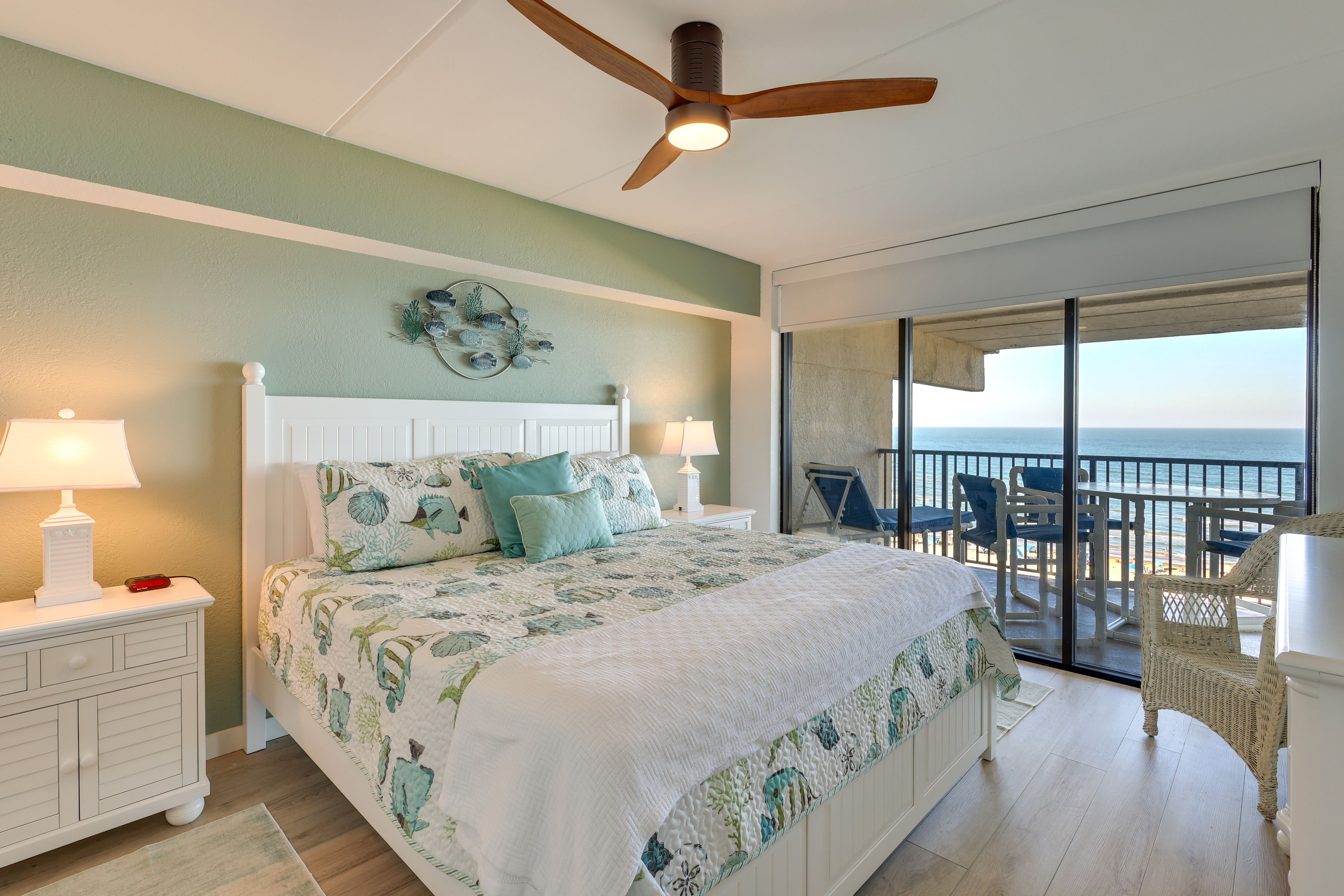 Bedroom 1 | King Bed