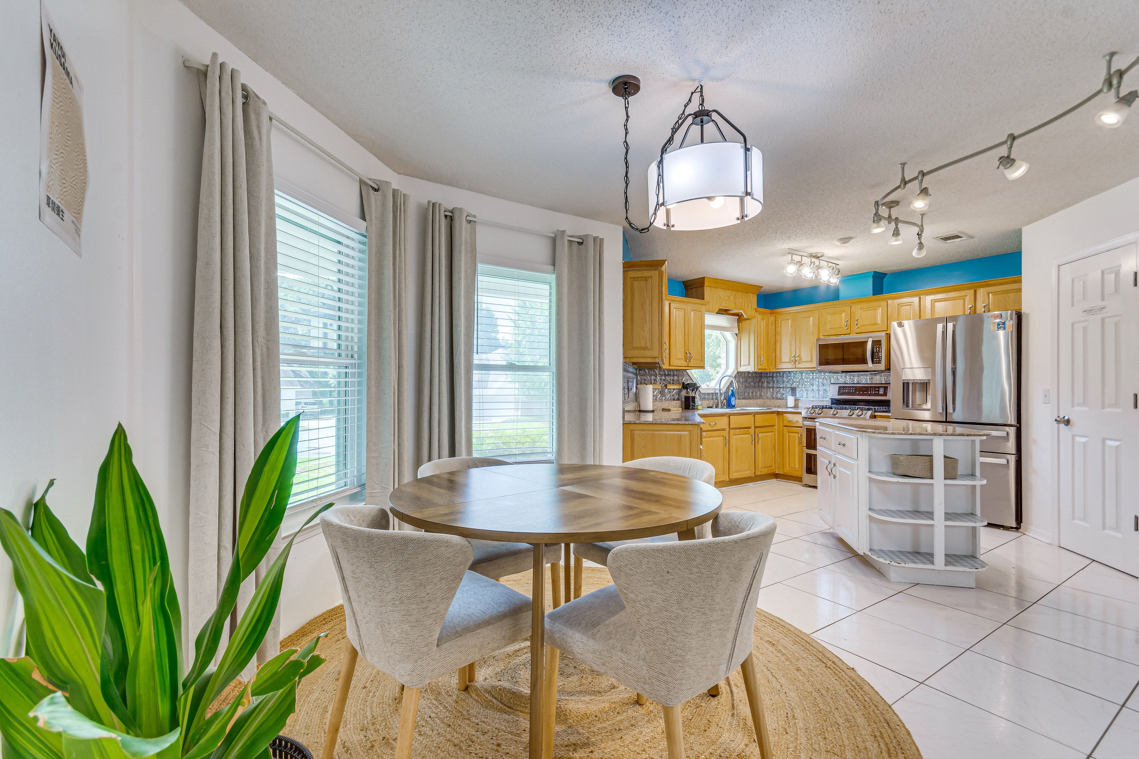 Kitchen | Dining Area