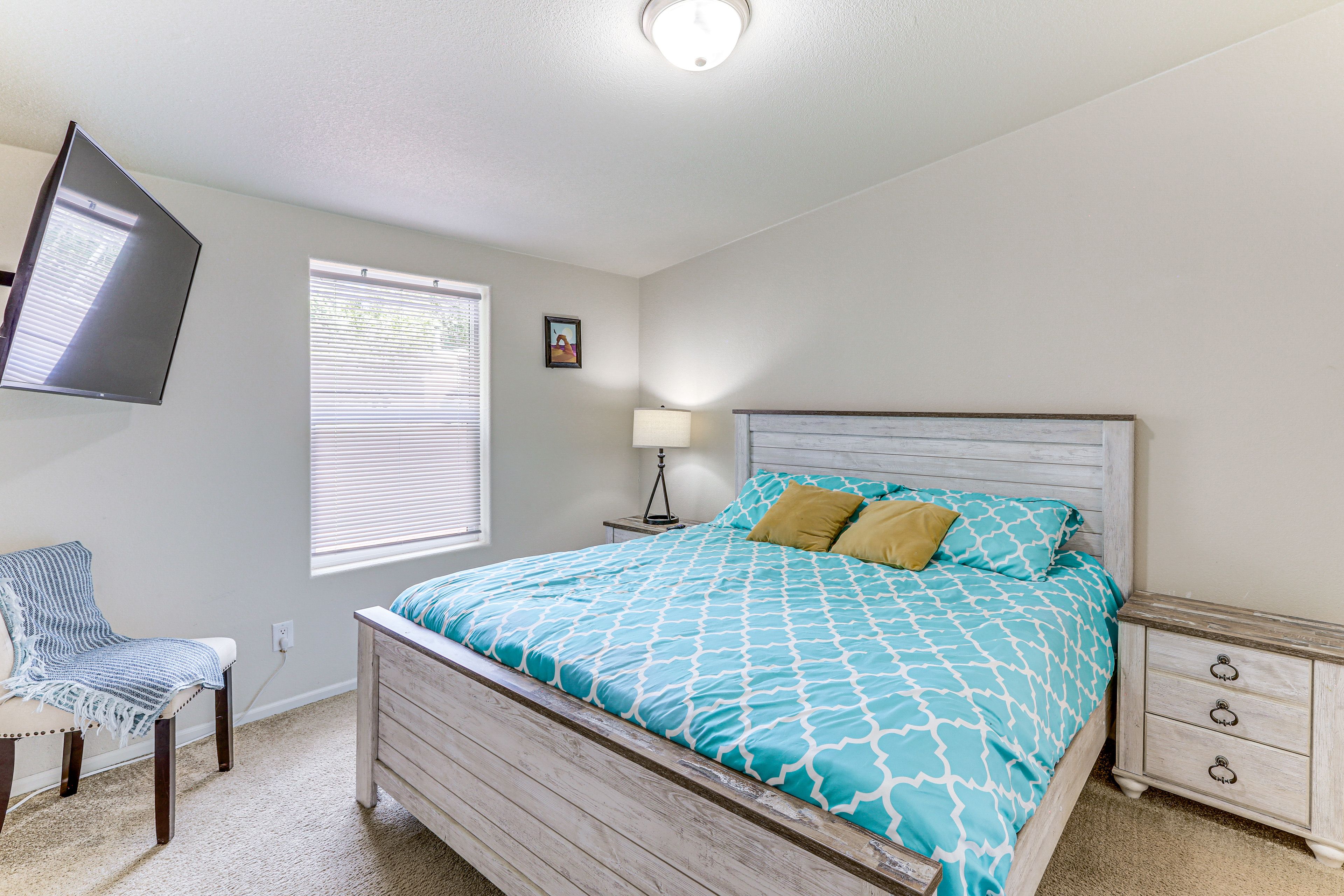 Bedroom 1 | King Bed