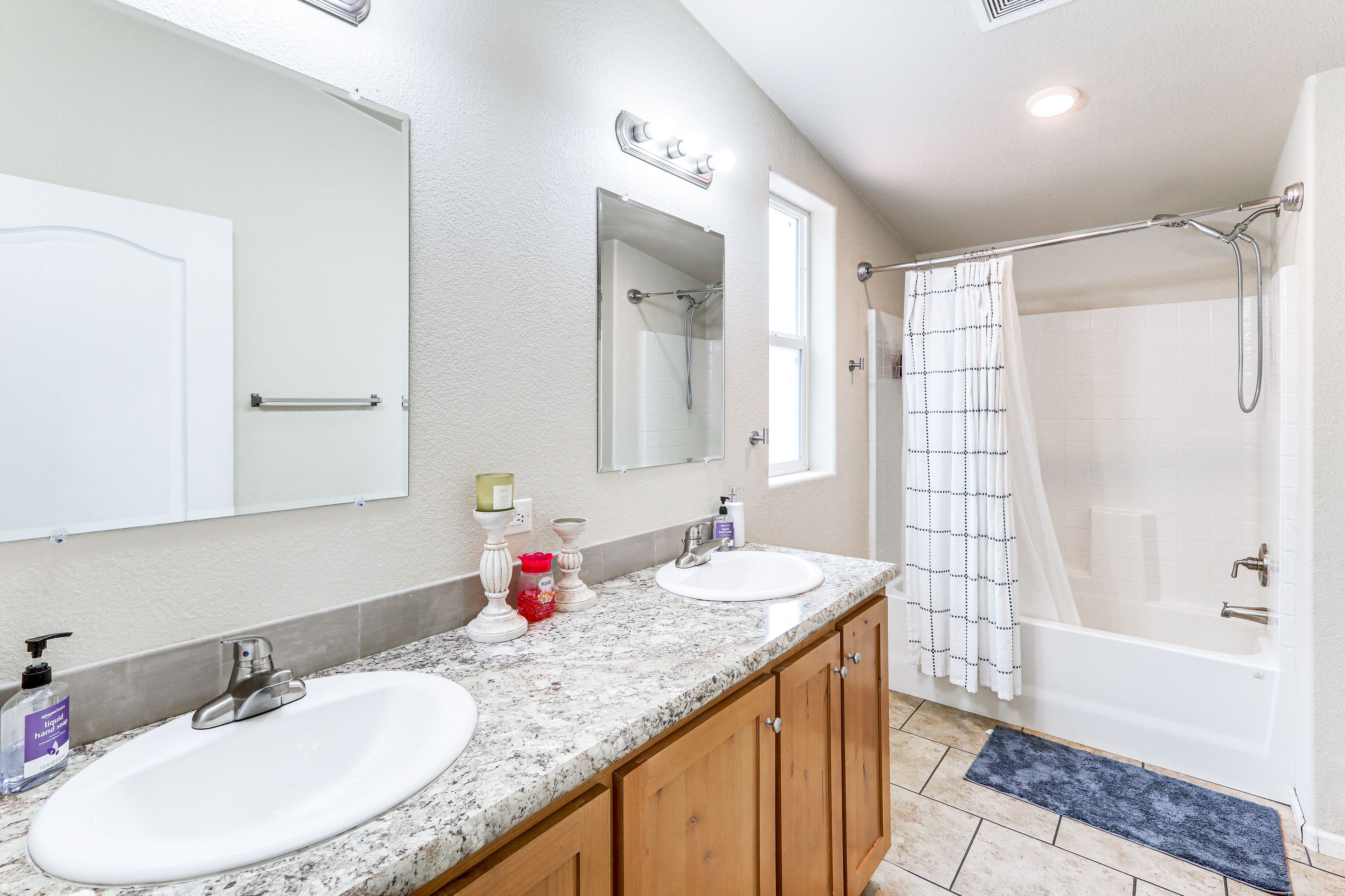En-Suite Bathroom