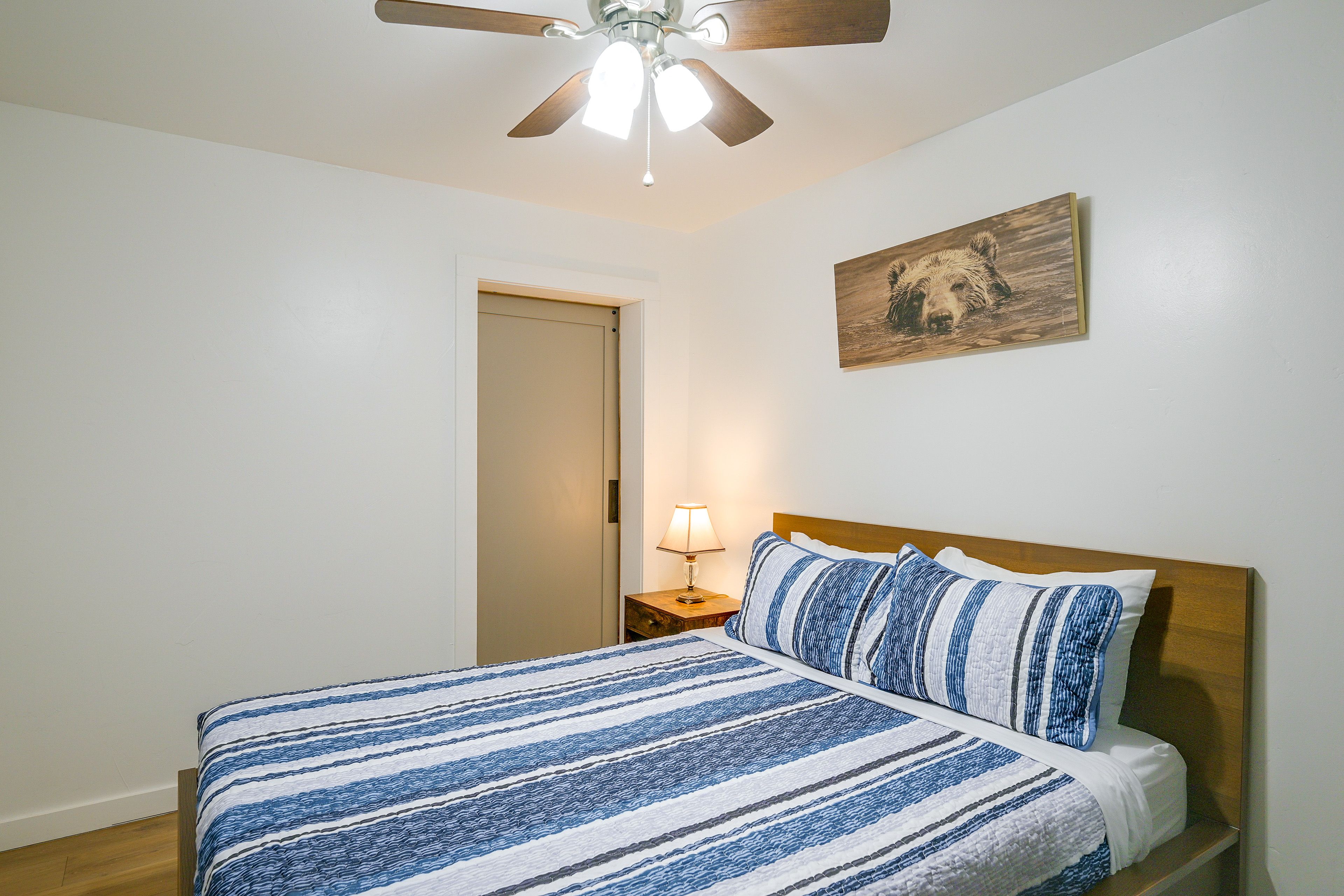Bedroom 3 | Queen Bed