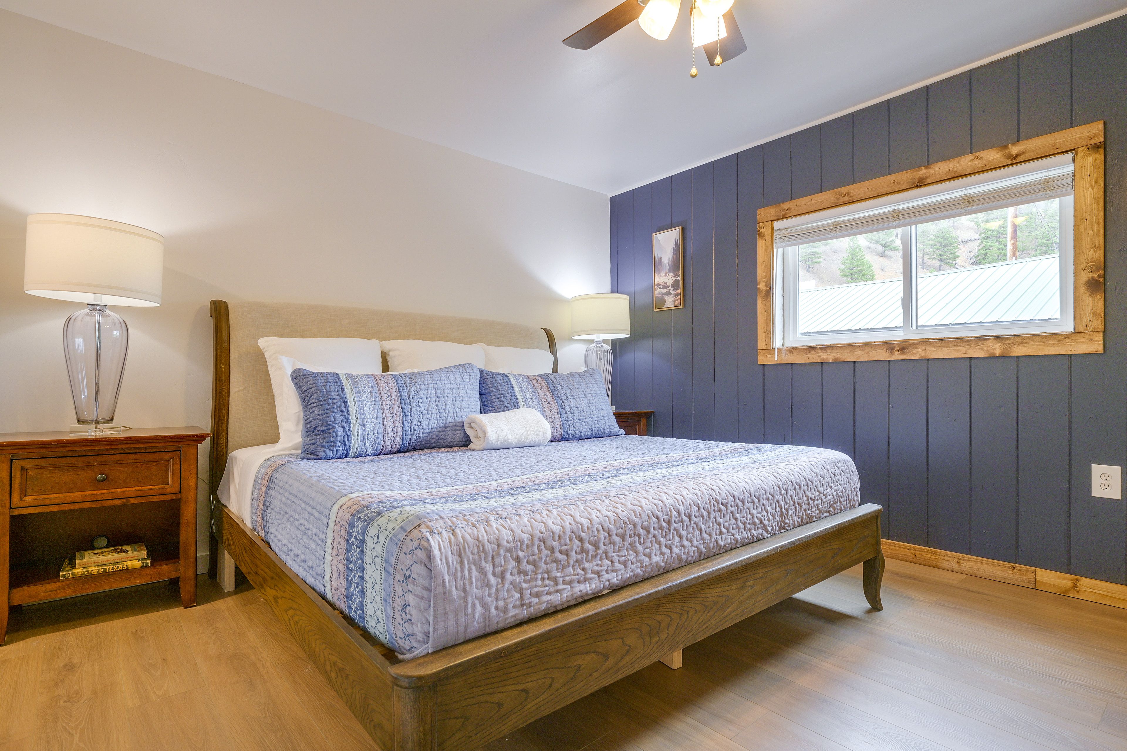 Bedroom 1 | King Bed